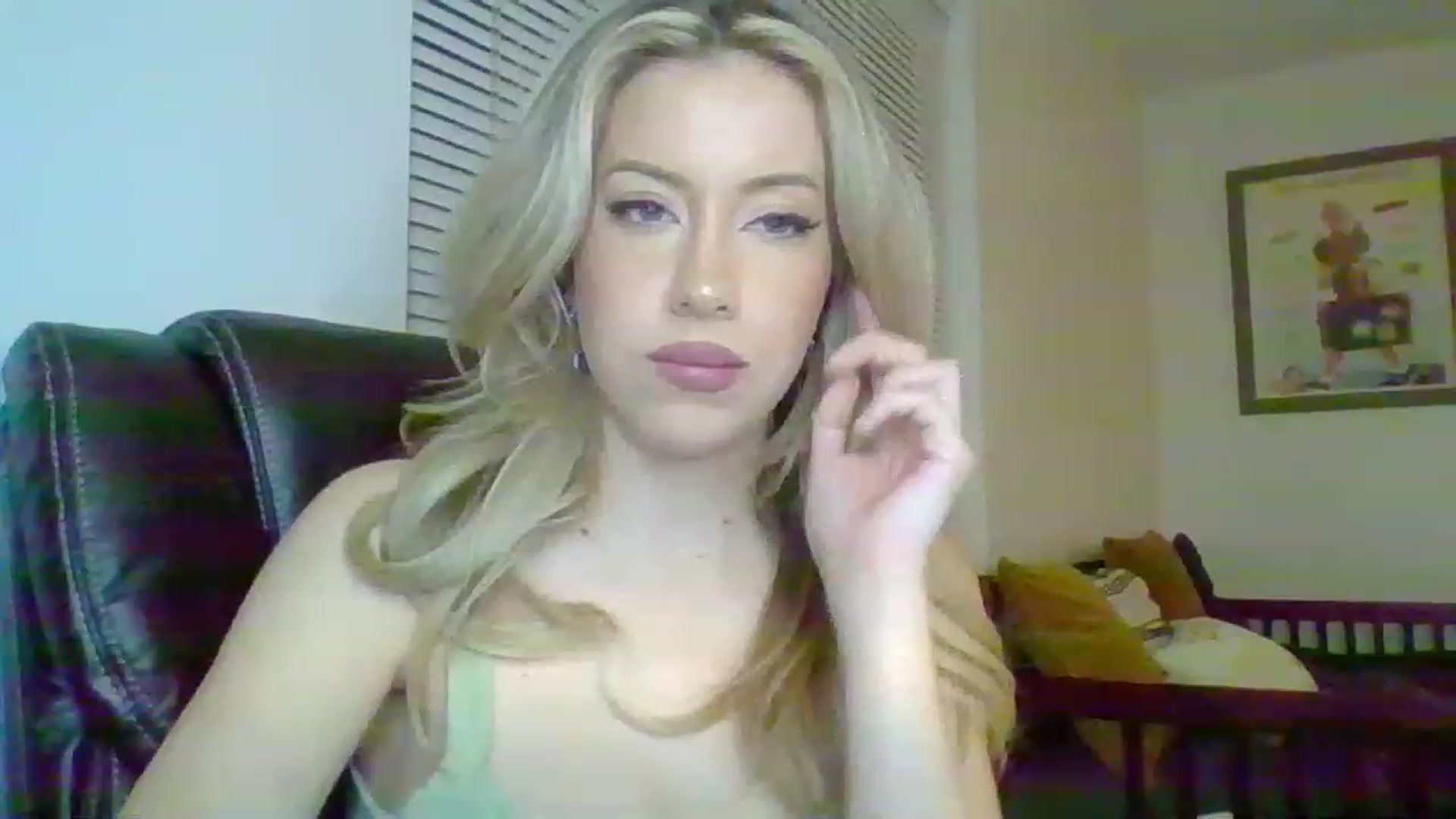 Gallery image thumbnail from SamIvery's myfreecams stream on, 11/16/2022, 08:27 image 19 of 20