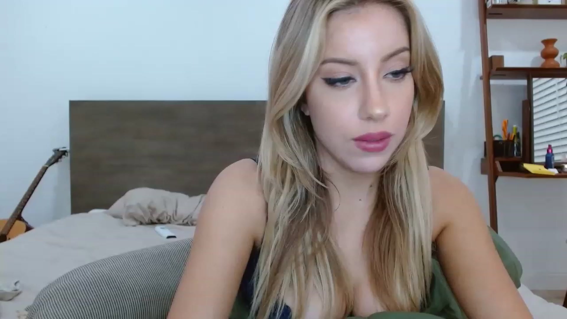 Gallery image thumbnail from SamIvery's myfreecams stream on, 11/26/2022, 05:57 image 2 of 20