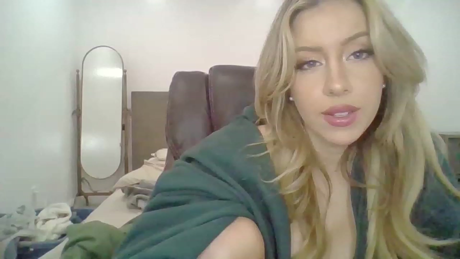 Gallery image thumbnail from SamIvery's myfreecams stream on, 12/02/2022, 06:50 image 8 of 20