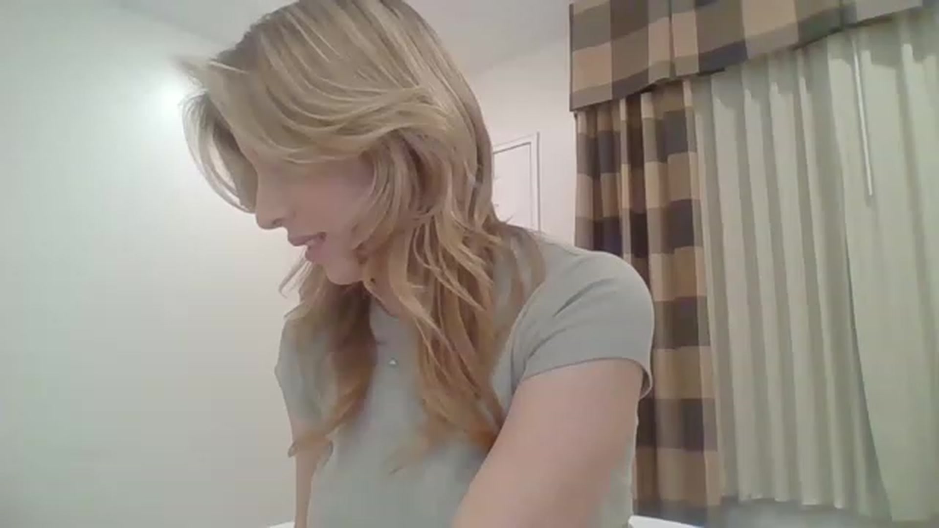Gallery image thumbnail from SamIvery's myfreecams stream on, 02/16/2023, 03:09 image 10 of 20