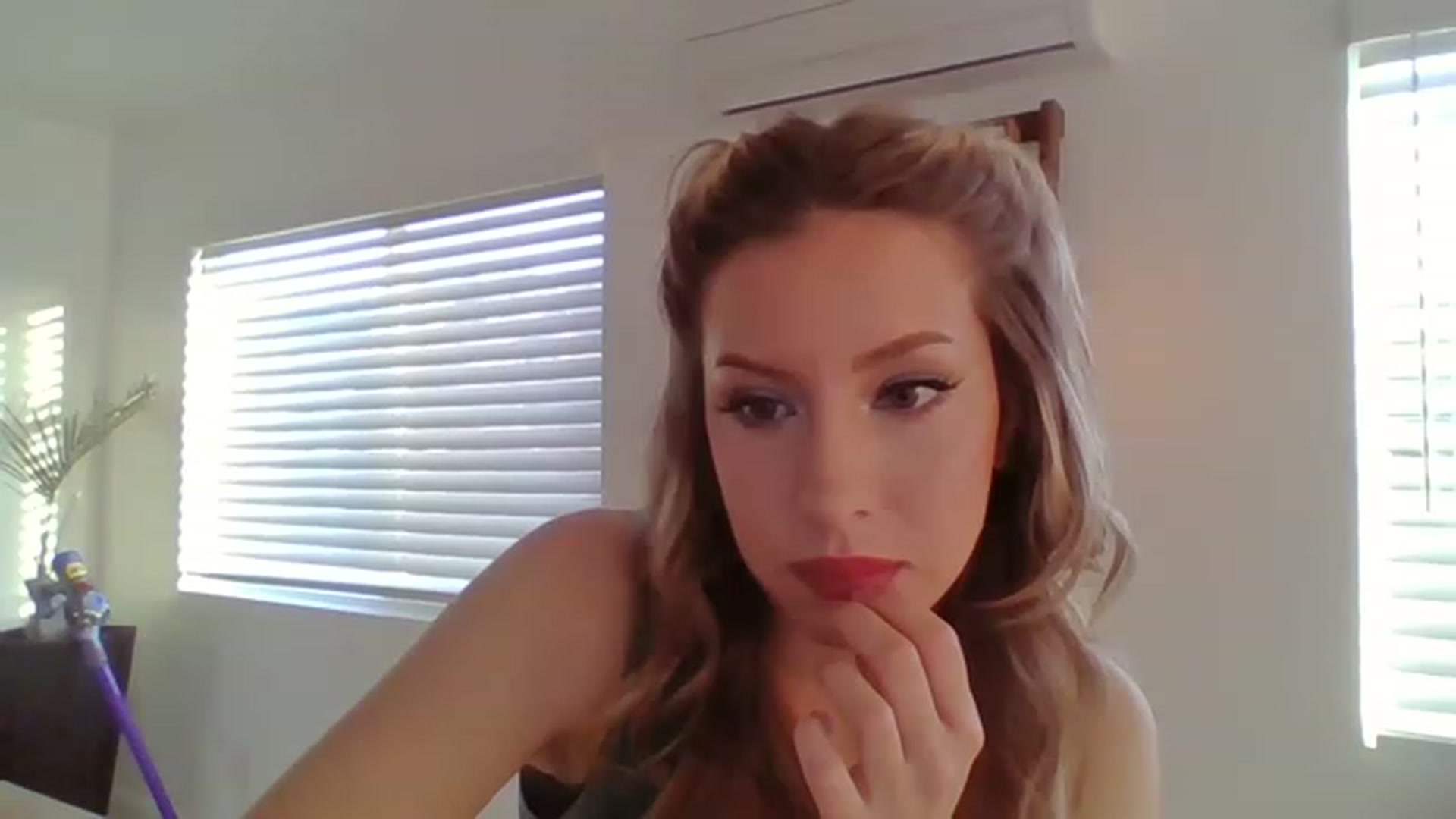 Gallery image thumbnail from SamIvery's myfreecams stream on, 03/10/2023, 01:27 image 7 of 20