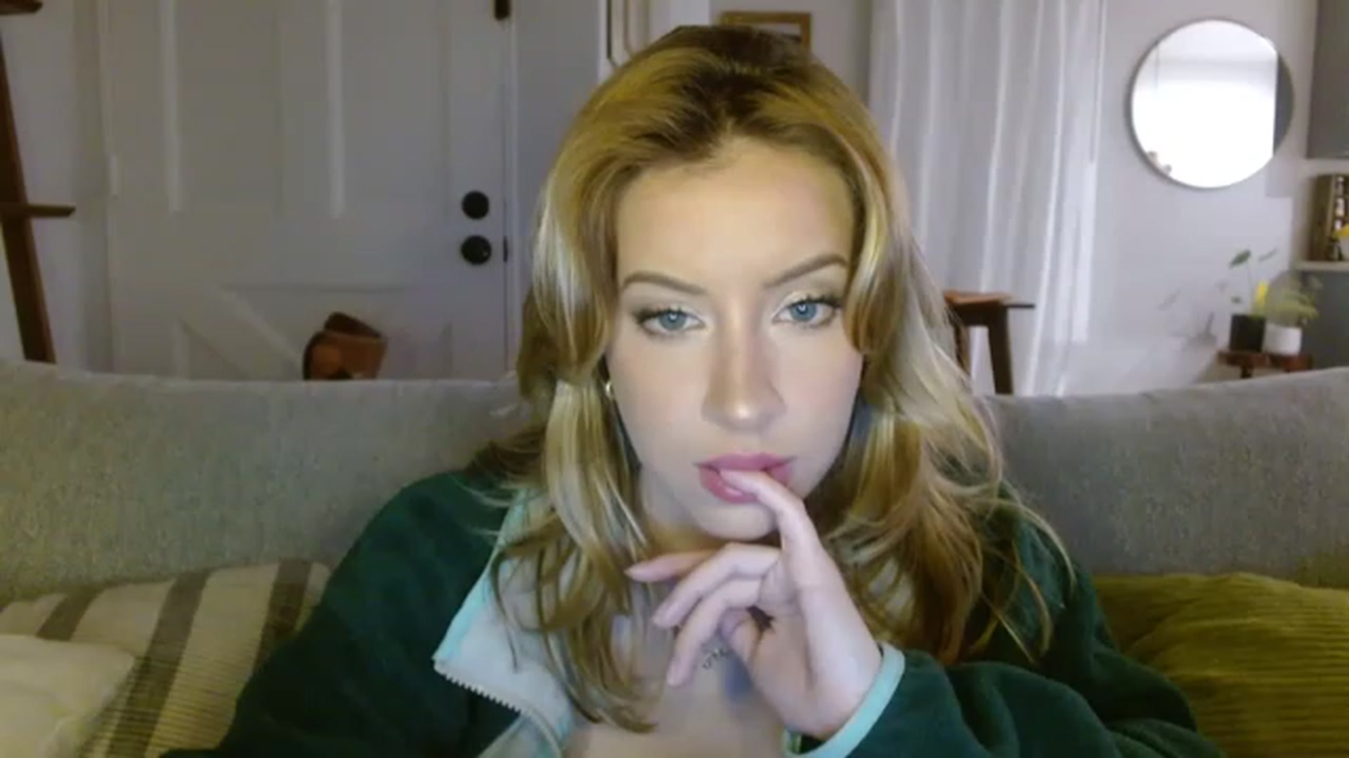 Gallery image thumbnail from SamIvery's myfreecams stream on, 06/01/2023, 03:55 image 14 of 20