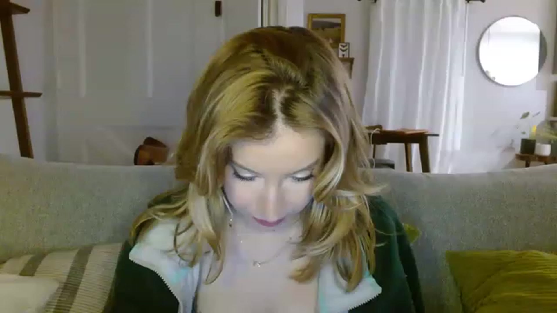 Gallery image thumbnail from SamIvery's myfreecams stream on, 06/01/2023, 03:55 image 6 of 20