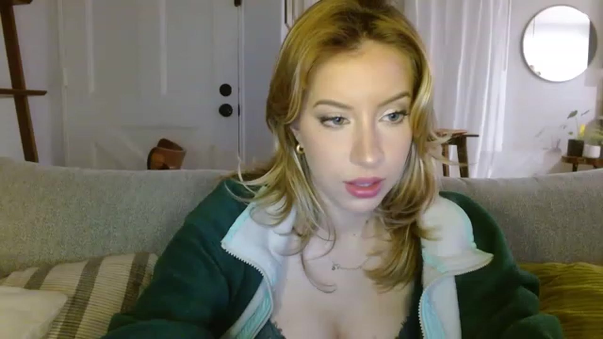 Gallery image thumbnail from SamIvery's myfreecams stream on, 06/01/2023, 03:55 image 2 of 20