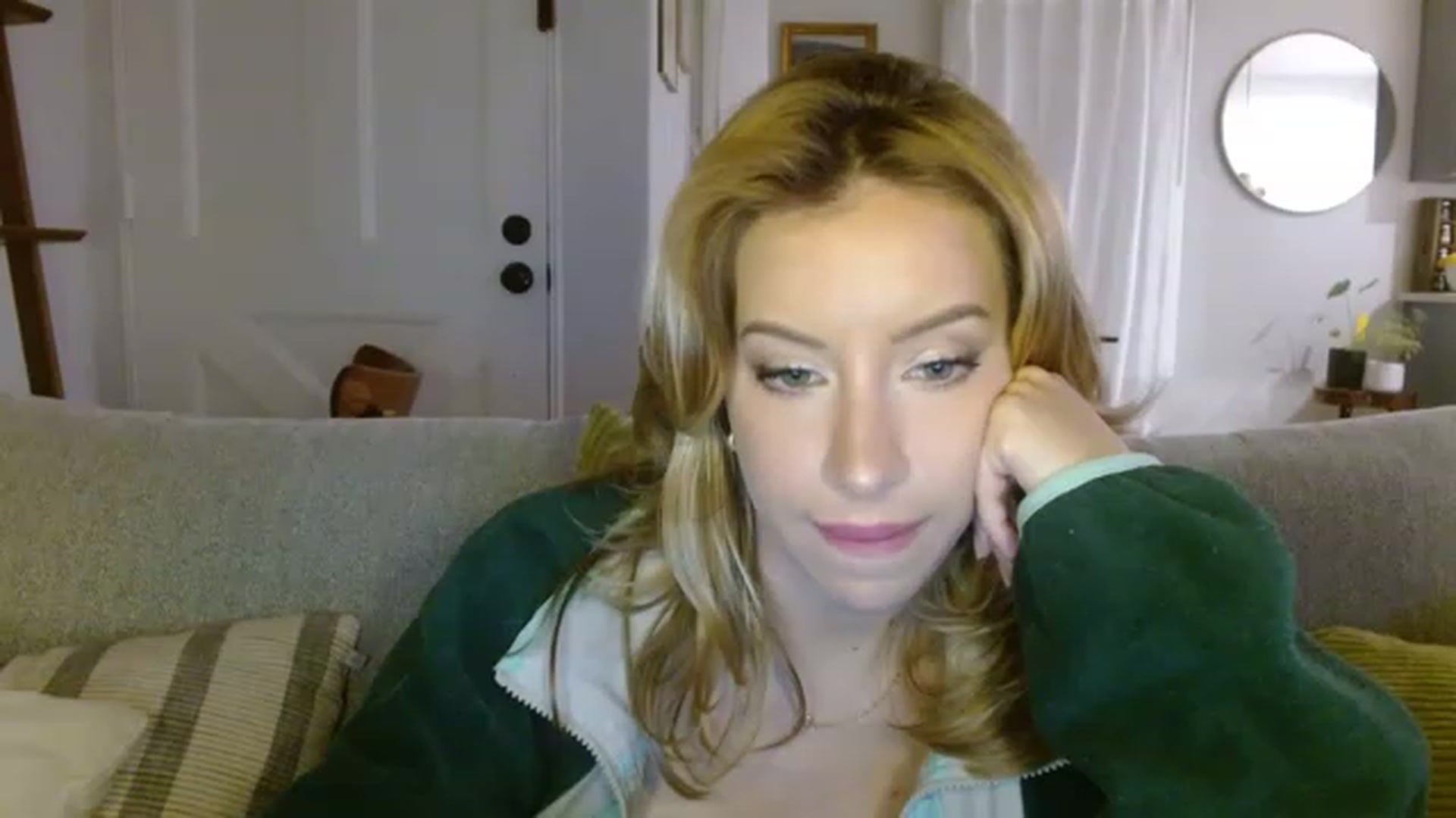 Gallery image thumbnail from SamIvery's myfreecams stream on, 06/01/2023, 03:55 image 10 of 20