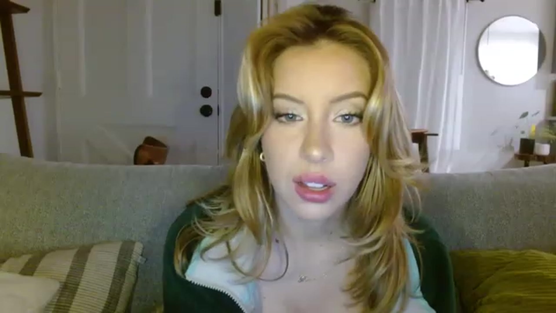 Gallery image thumbnail from SamIvery's myfreecams stream on, 06/01/2023, 03:55 image 7 of 20