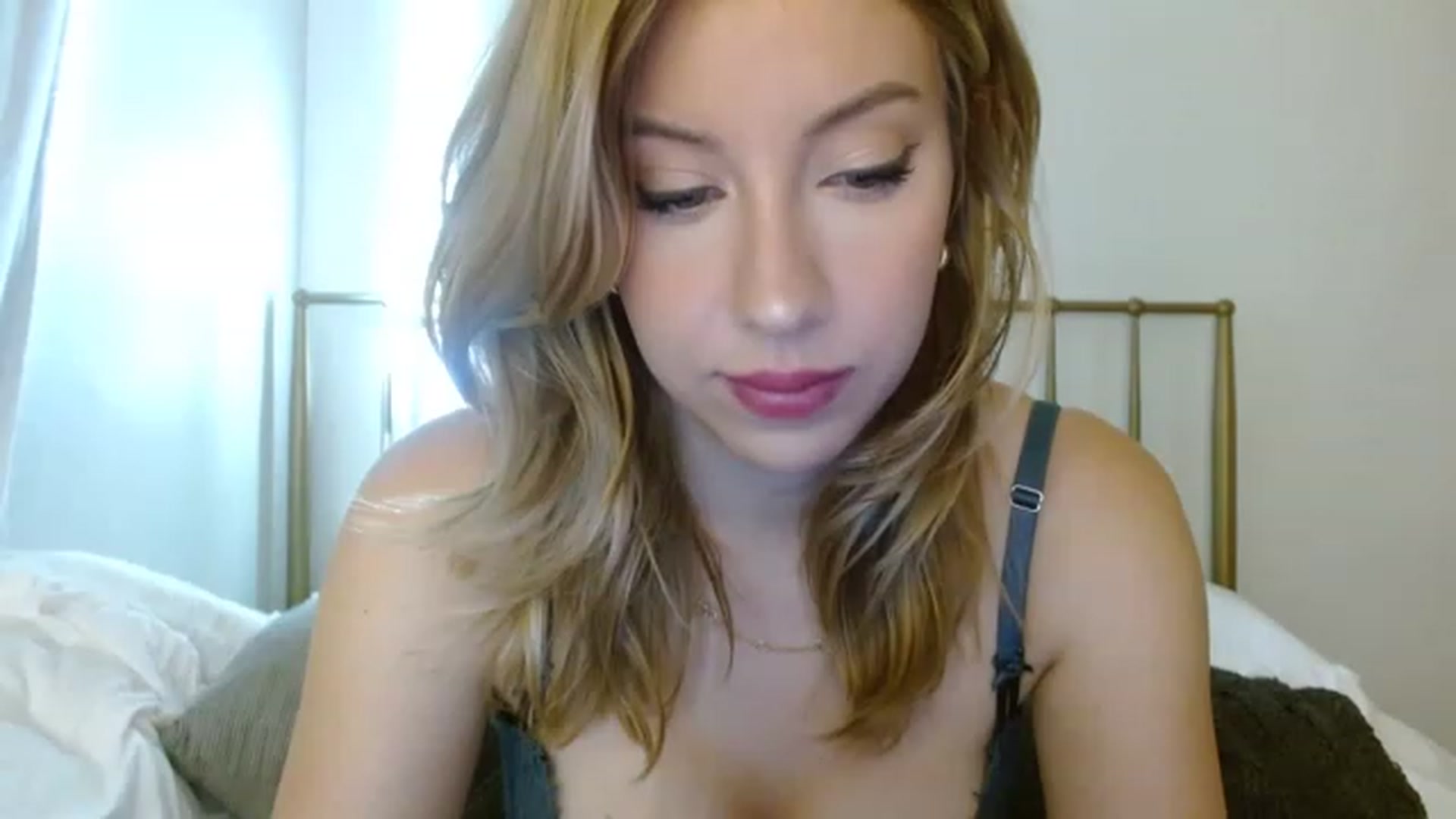 Gallery image thumbnail from SamIvery's myfreecams stream on, 06/14/2023, 01:31 image 5 of 20