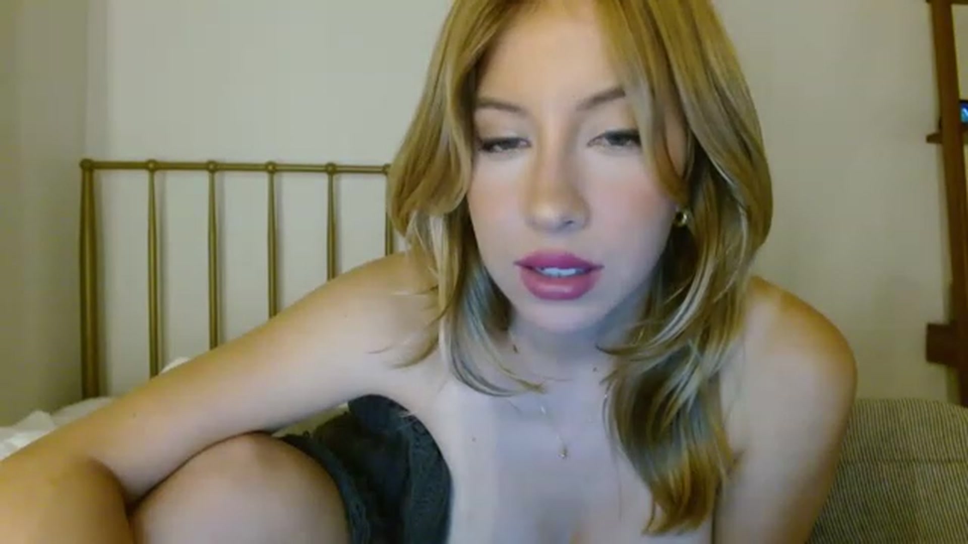 Gallery image thumbnail from SamIvery's myfreecams stream on, 06/14/2023, 06:41 image 16 of 20