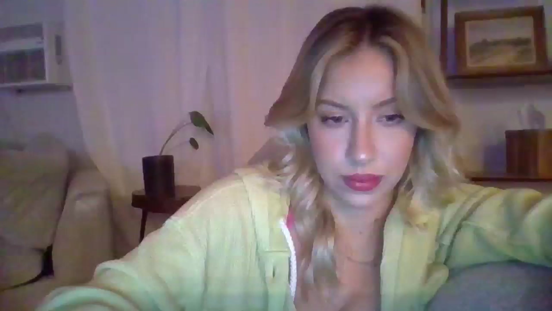 Gallery image thumbnail from SamIvery's myfreecams stream on, 07/25/2023, 05:35 image 18 of 20