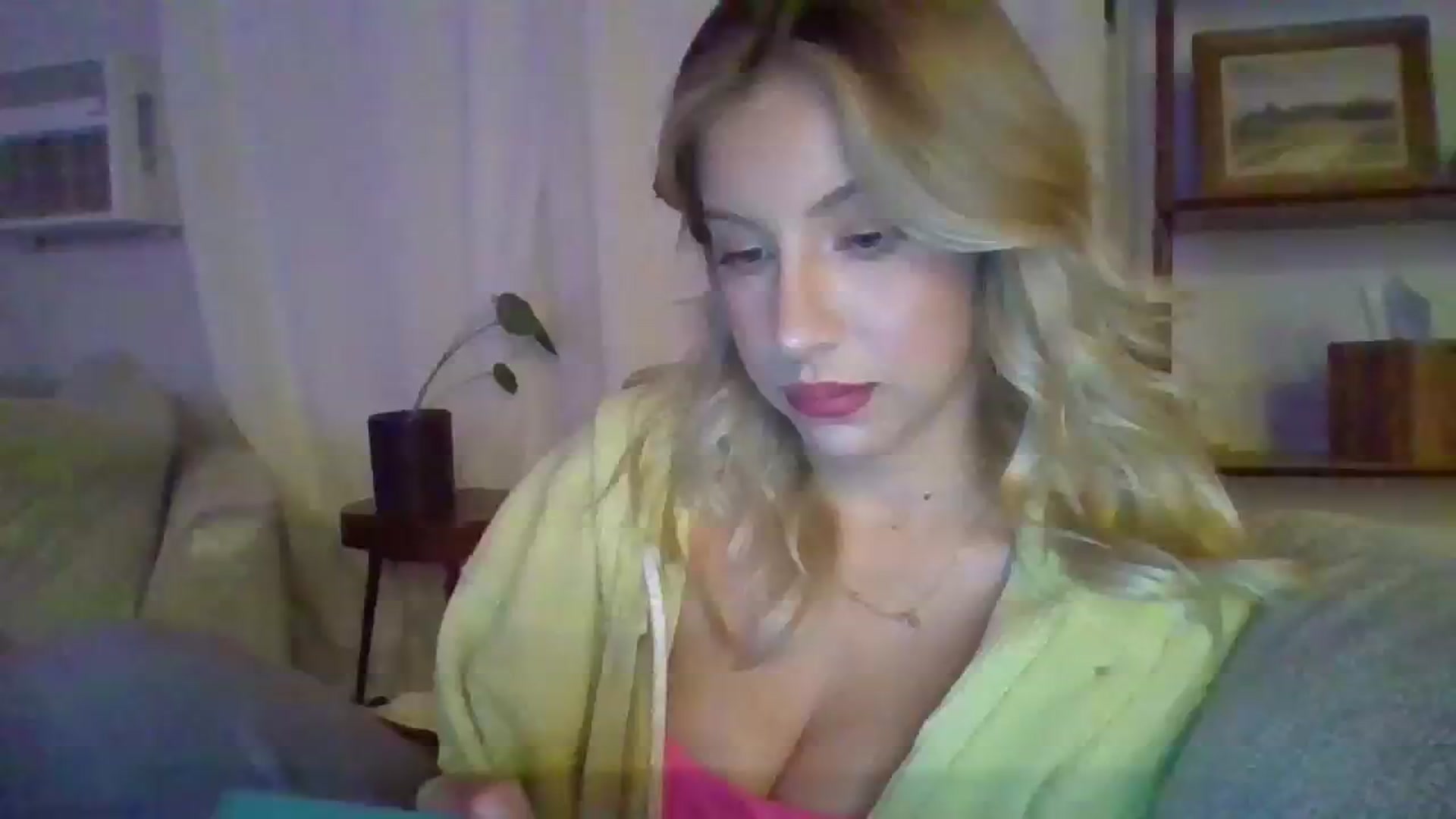Gallery image thumbnail from SamIvery's myfreecams stream on, 07/25/2023, 05:35 image 7 of 20