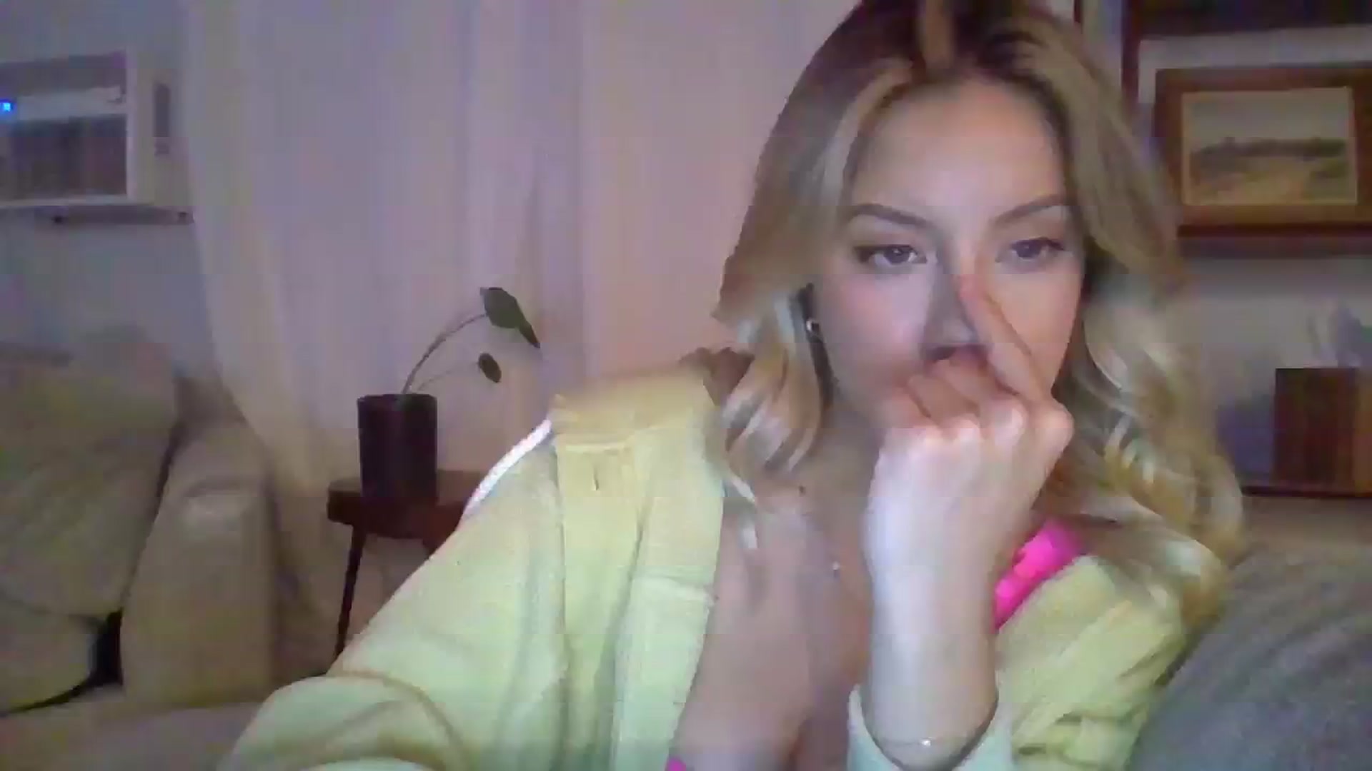 Gallery image thumbnail from SamIvery's myfreecams stream on, 07/25/2023, 06:41 image 13 of 20