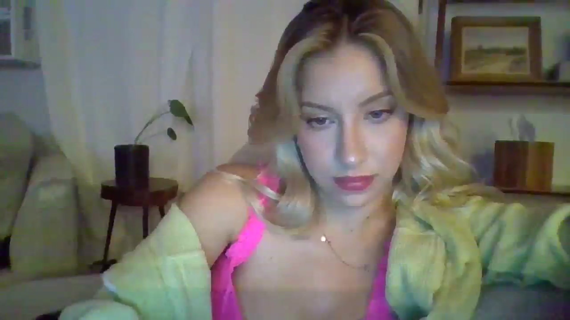 Gallery image thumbnail from SamIvery's myfreecams stream on, 07/25/2023, 06:41 image 6 of 20
