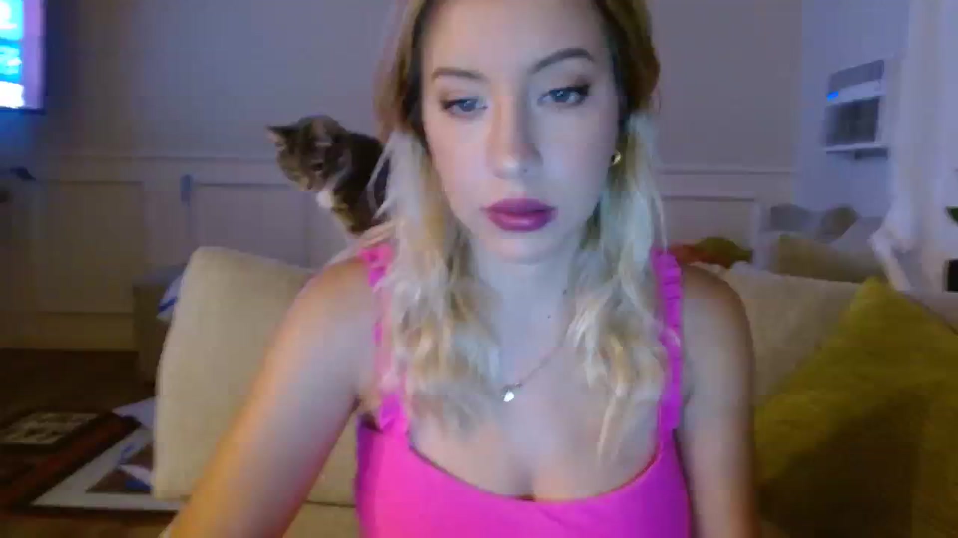 Gallery image thumbnail from SamIvery's myfreecams stream on, 08/04/2023, 04:15 image 3 of 20