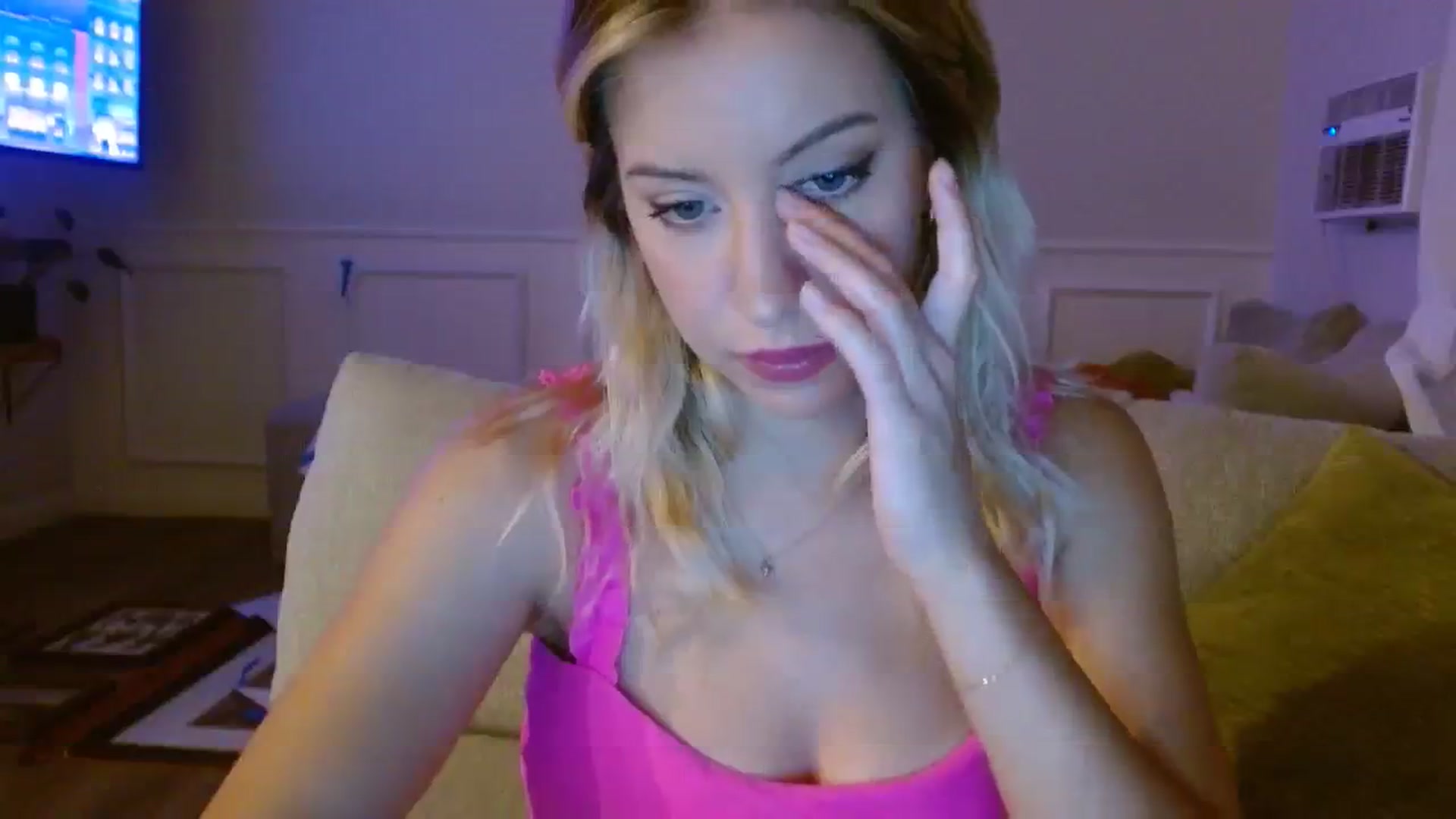 Gallery image thumbnail from SamIvery's myfreecams stream on, 08/04/2023, 04:15 image 18 of 20