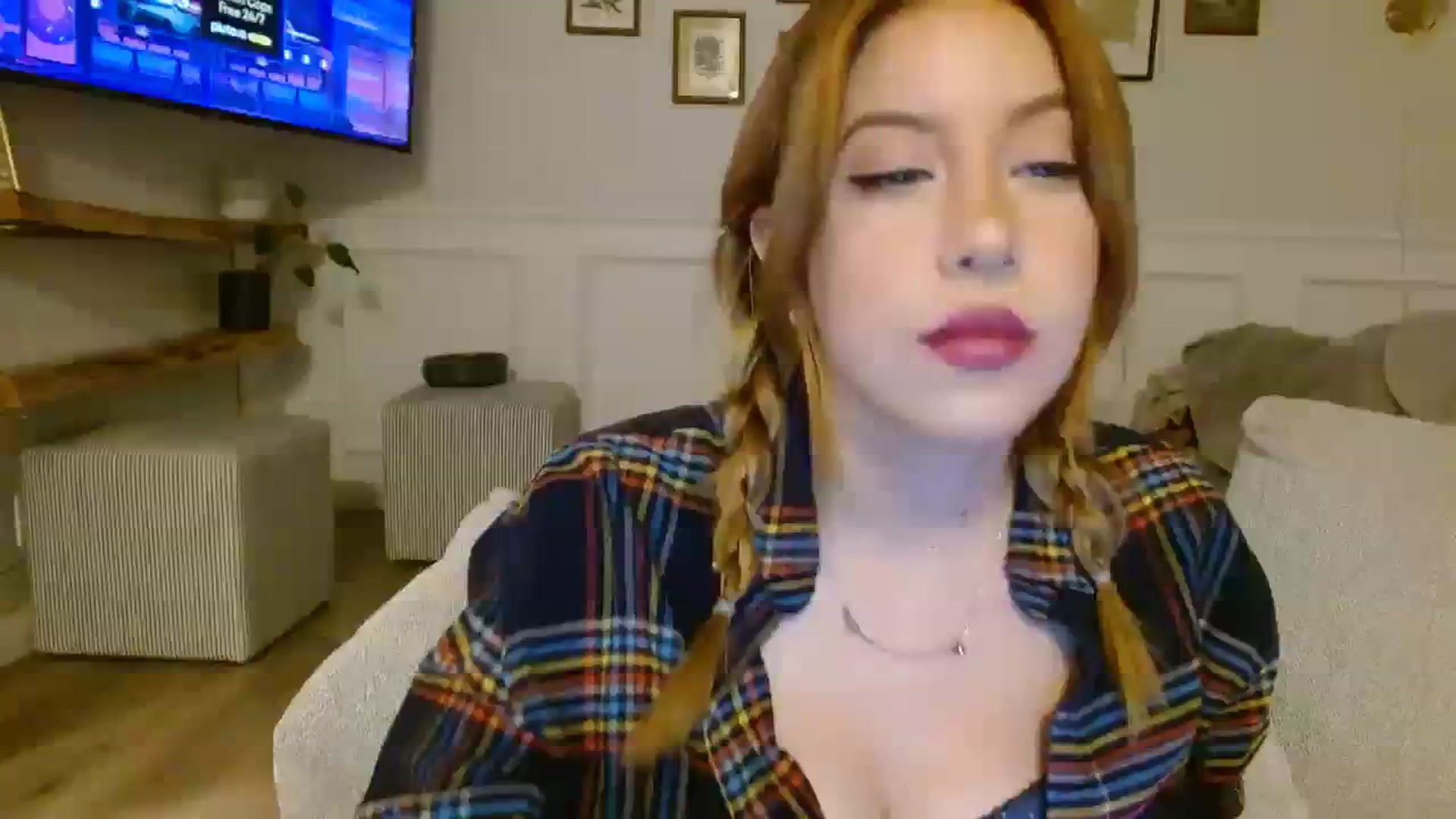 Gallery image thumbnail from SamIvery's myfreecams stream on, 08/29/2023, 05:20 image 15 of 20