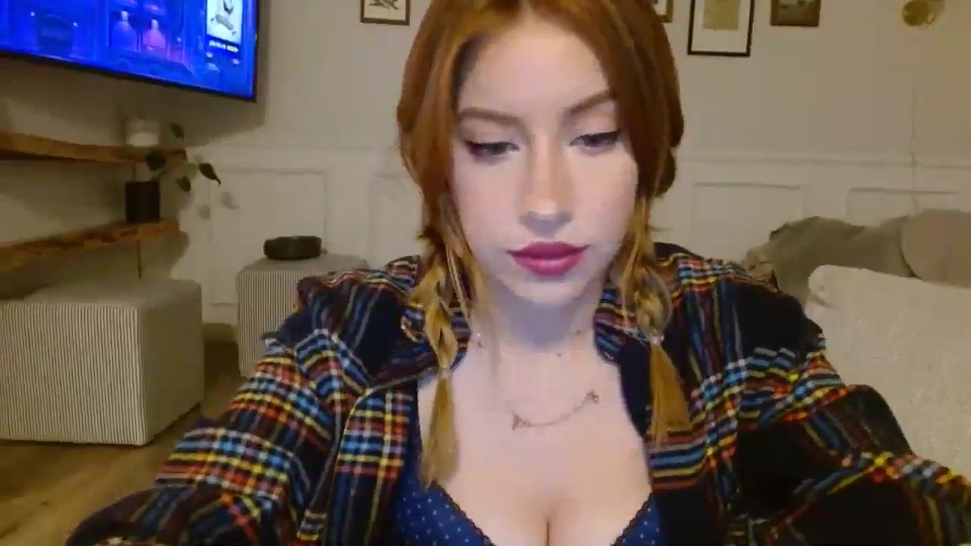 Gallery image thumbnail from SamIvery's myfreecams stream on, 08/29/2023, 05:20 image 4 of 20