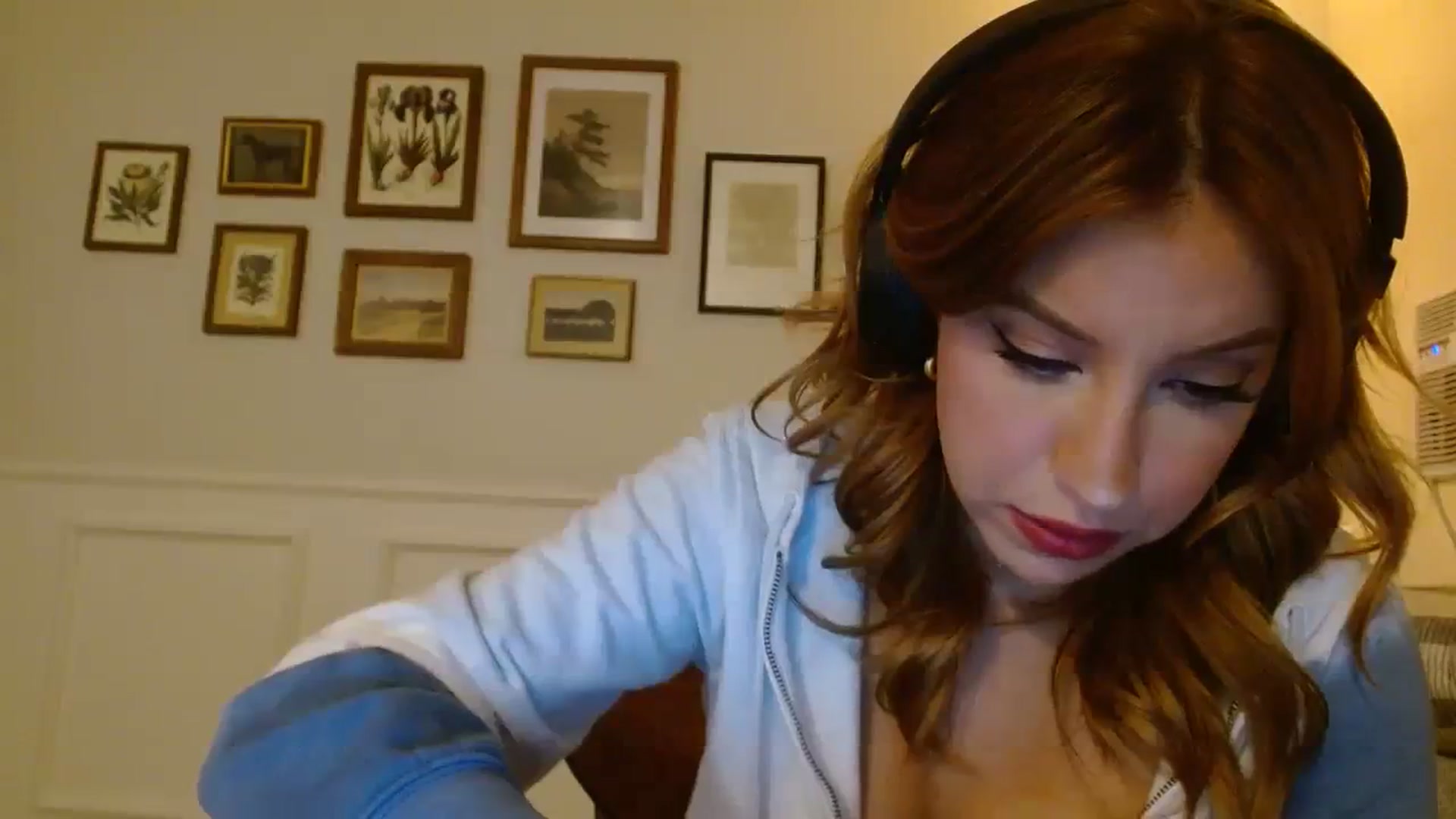 Gallery image thumbnail from SamIvery's myfreecams stream on, 09/02/2023, 05:46 image 13 of 20