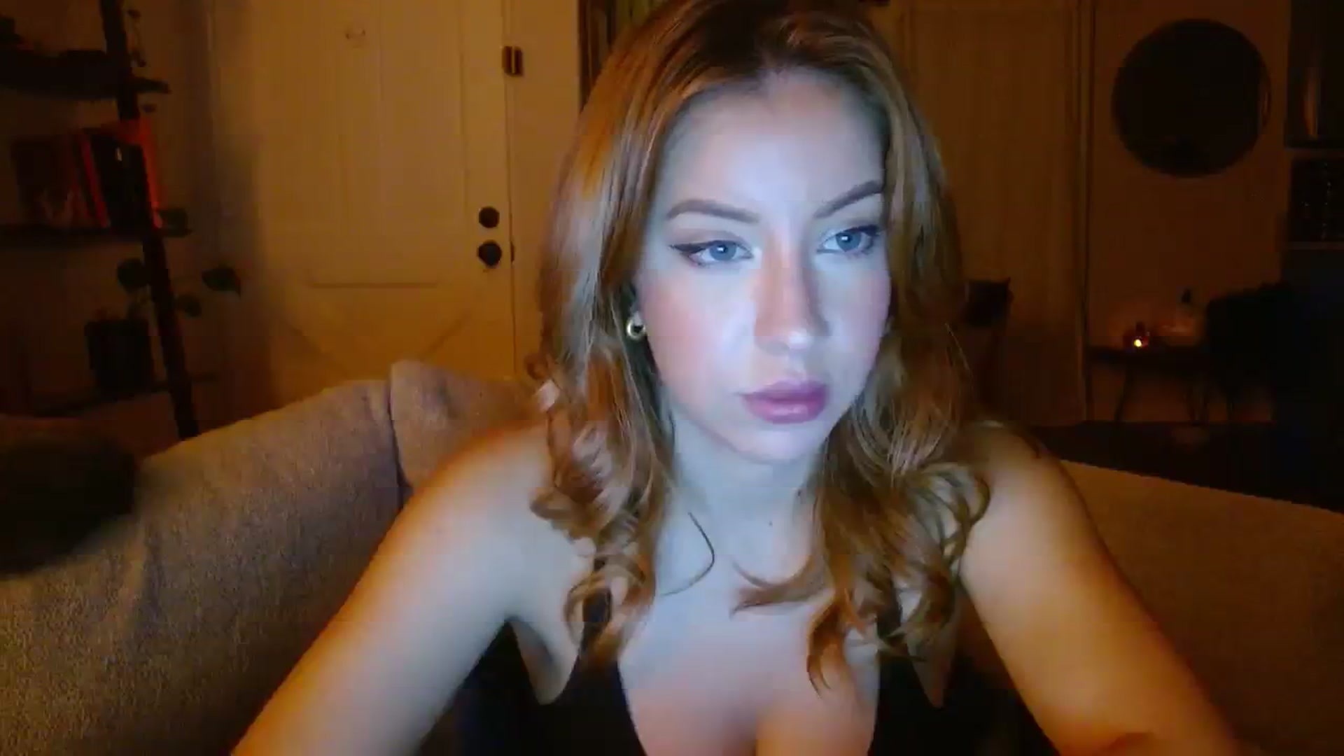 Gallery image thumbnail from SamIvery's myfreecams stream on, 09/14/2023, 06:42 image 19 of 20