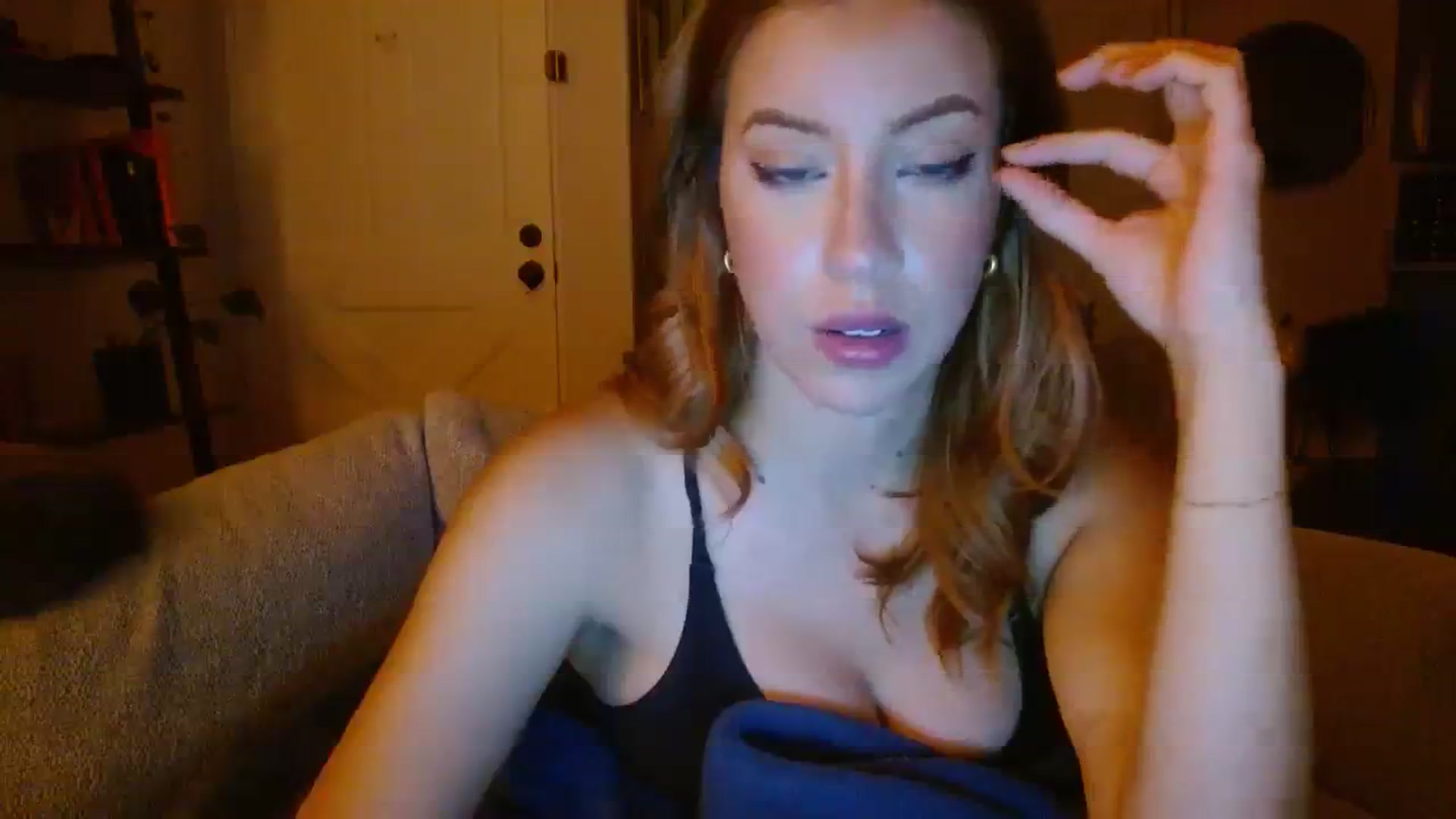 Gallery image thumbnail from SamIvery's myfreecams stream on, 09/14/2023, 06:42 image 12 of 20