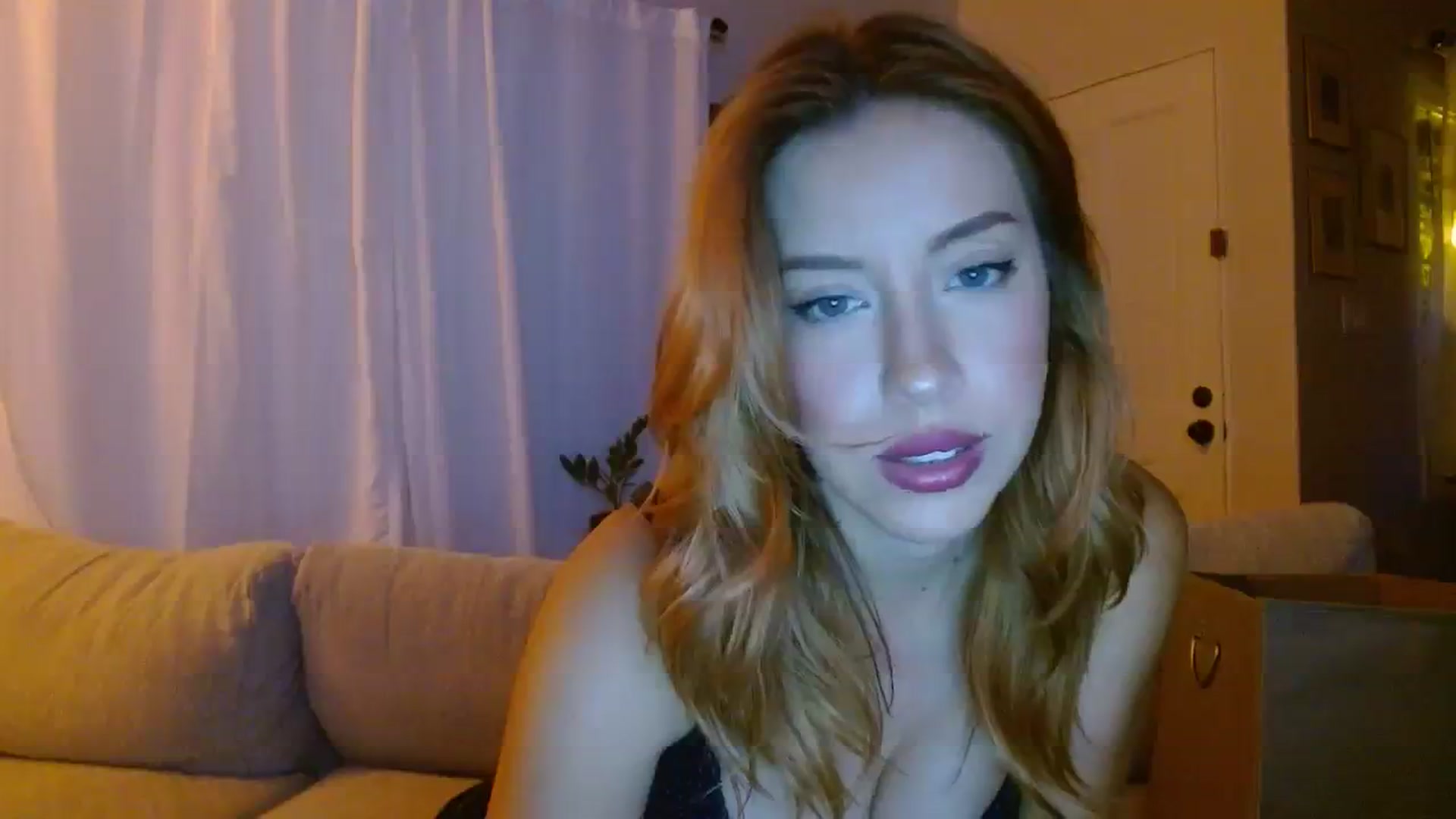 Gallery image thumbnail from SamIvery's myfreecams stream on, 09/19/2023, 07:25 image 17 of 20