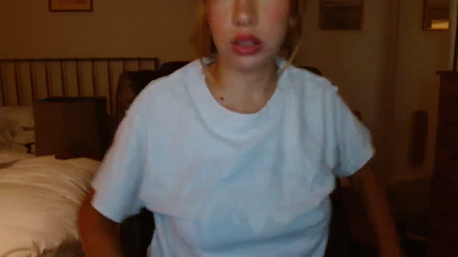 Gallery image thumbnail from SamIvery's myfreecams stream on, 10/18/2023, 05:21 image 19 of 20