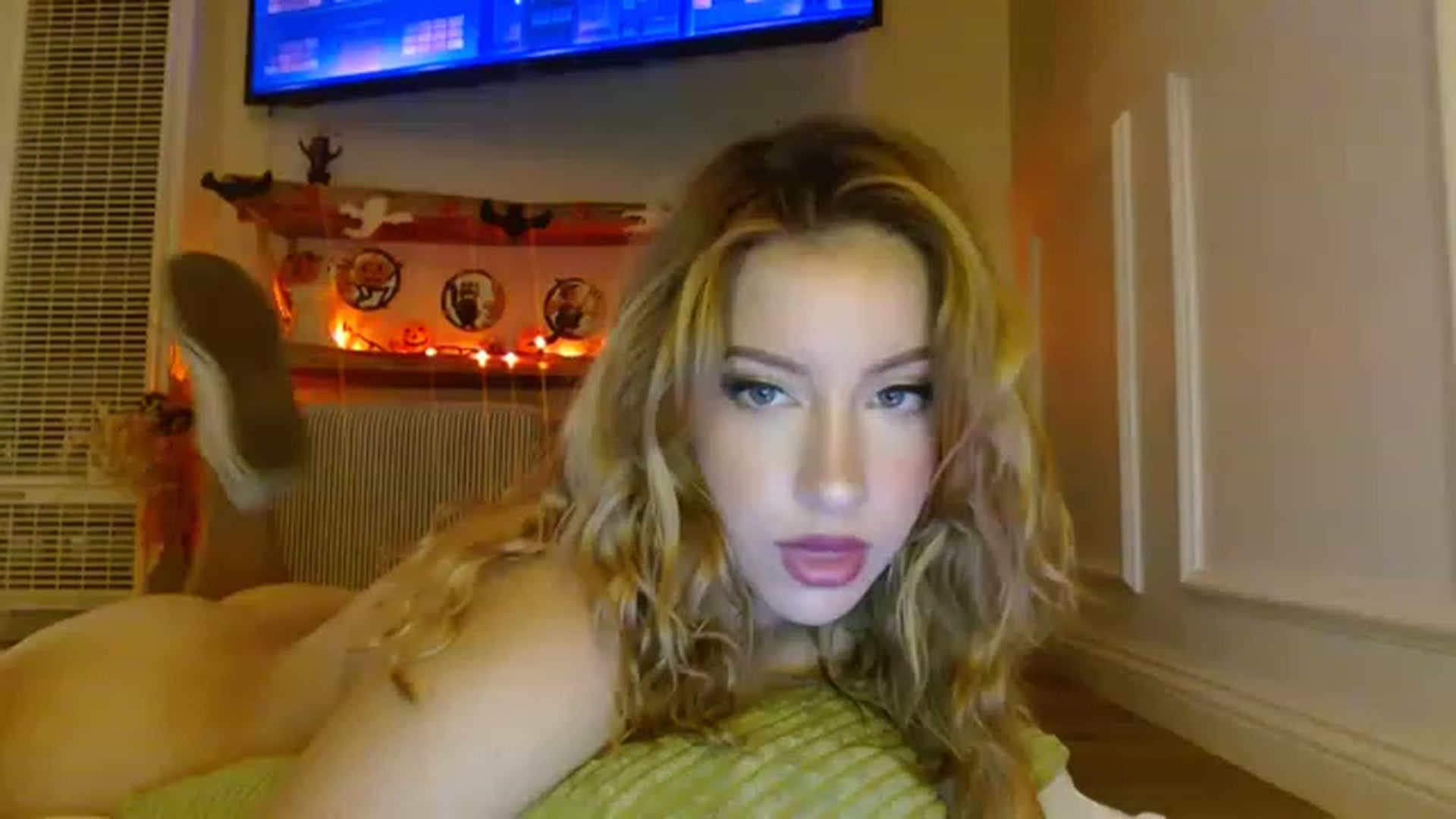 Gallery image thumbnail from SamIvery's myfreecams stream on, 10/20/2023, 06:06 image 11 of 20