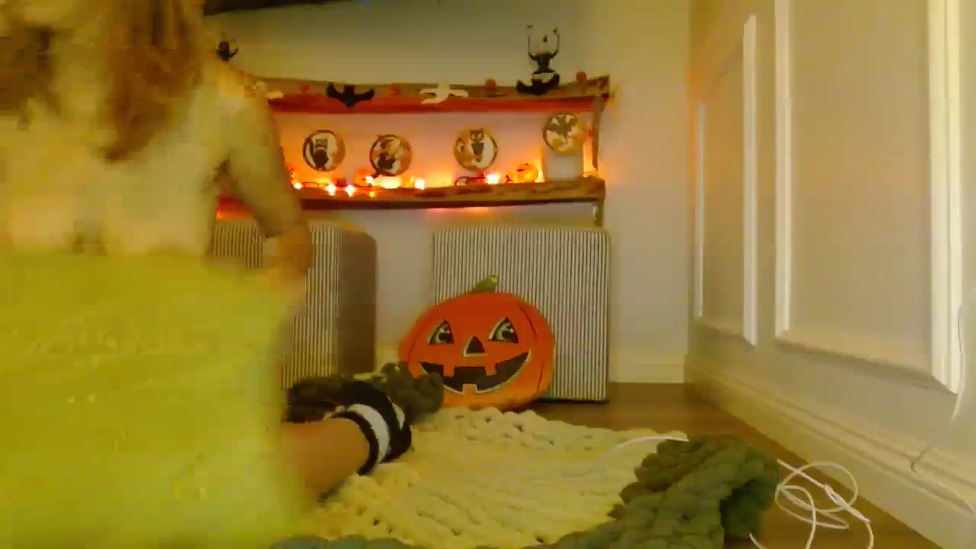 Gallery image thumbnail from SamIvery's myfreecams stream on, 10/23/2023, 06:59 image 12 of 20