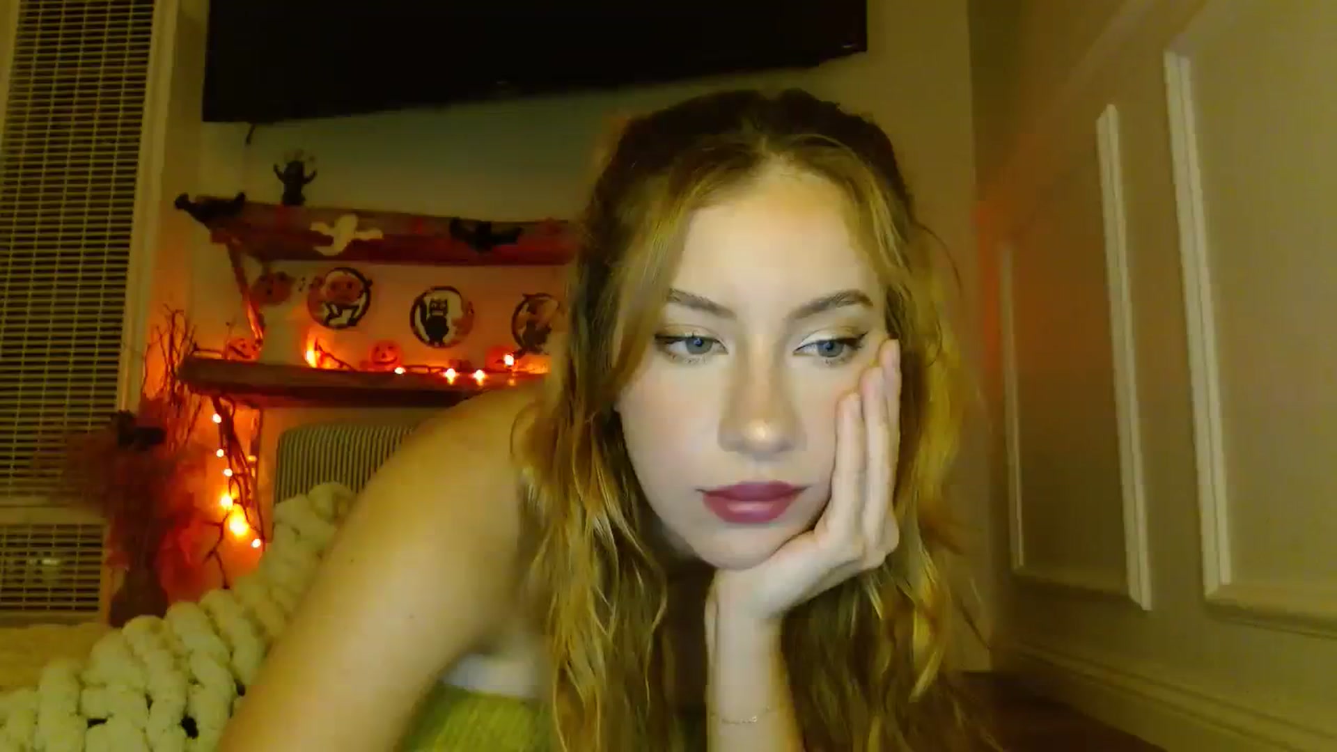 Gallery image thumbnail from SamIvery's myfreecams stream on, 10/24/2023, 05:42 image 8 of 20