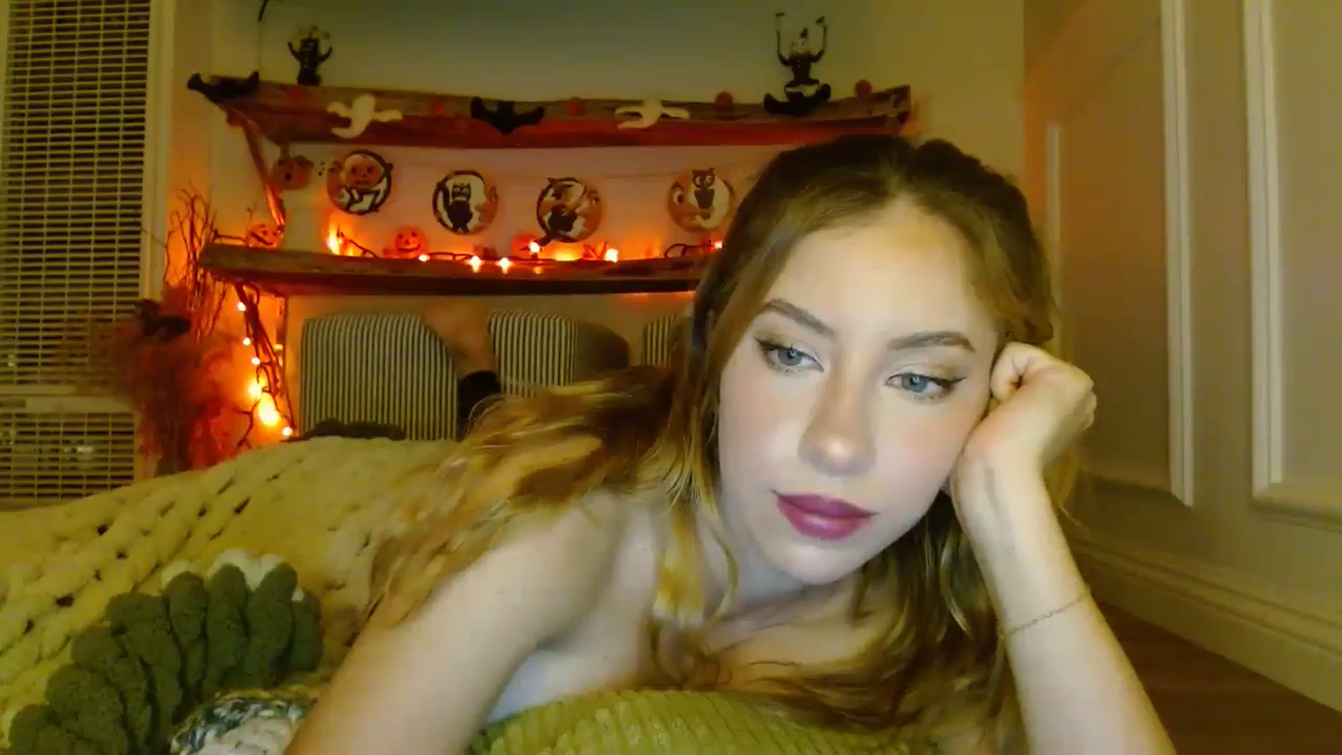 Gallery image thumbnail from SamIvery's myfreecams stream on, 10/24/2023, 05:42 image 2 of 20