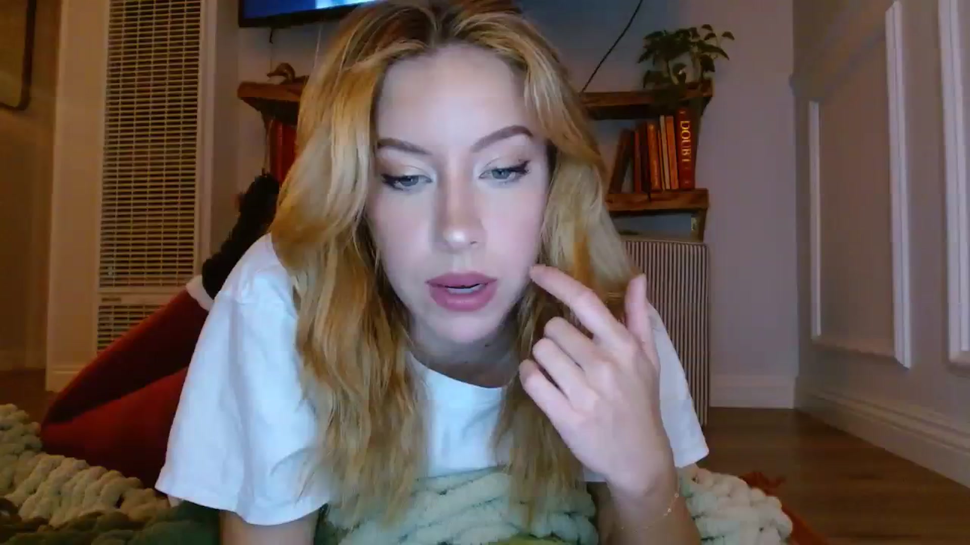 Gallery image thumbnail from SamIvery's myfreecams stream on, 11/09/2023, 07:28 image 3 of 20