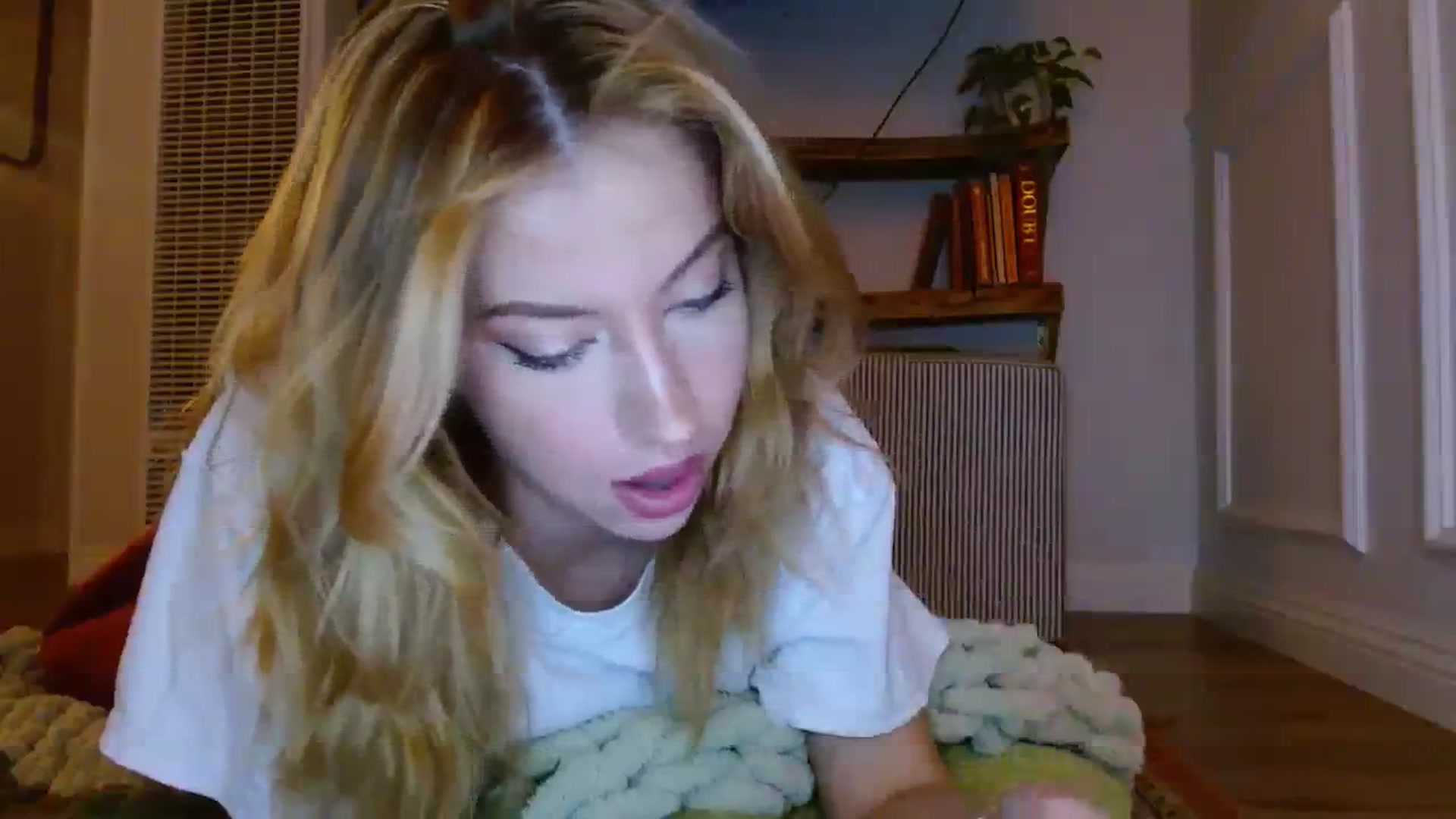 Gallery image thumbnail from SamIvery's myfreecams stream on, 11/09/2023, 07:28 image 6 of 20