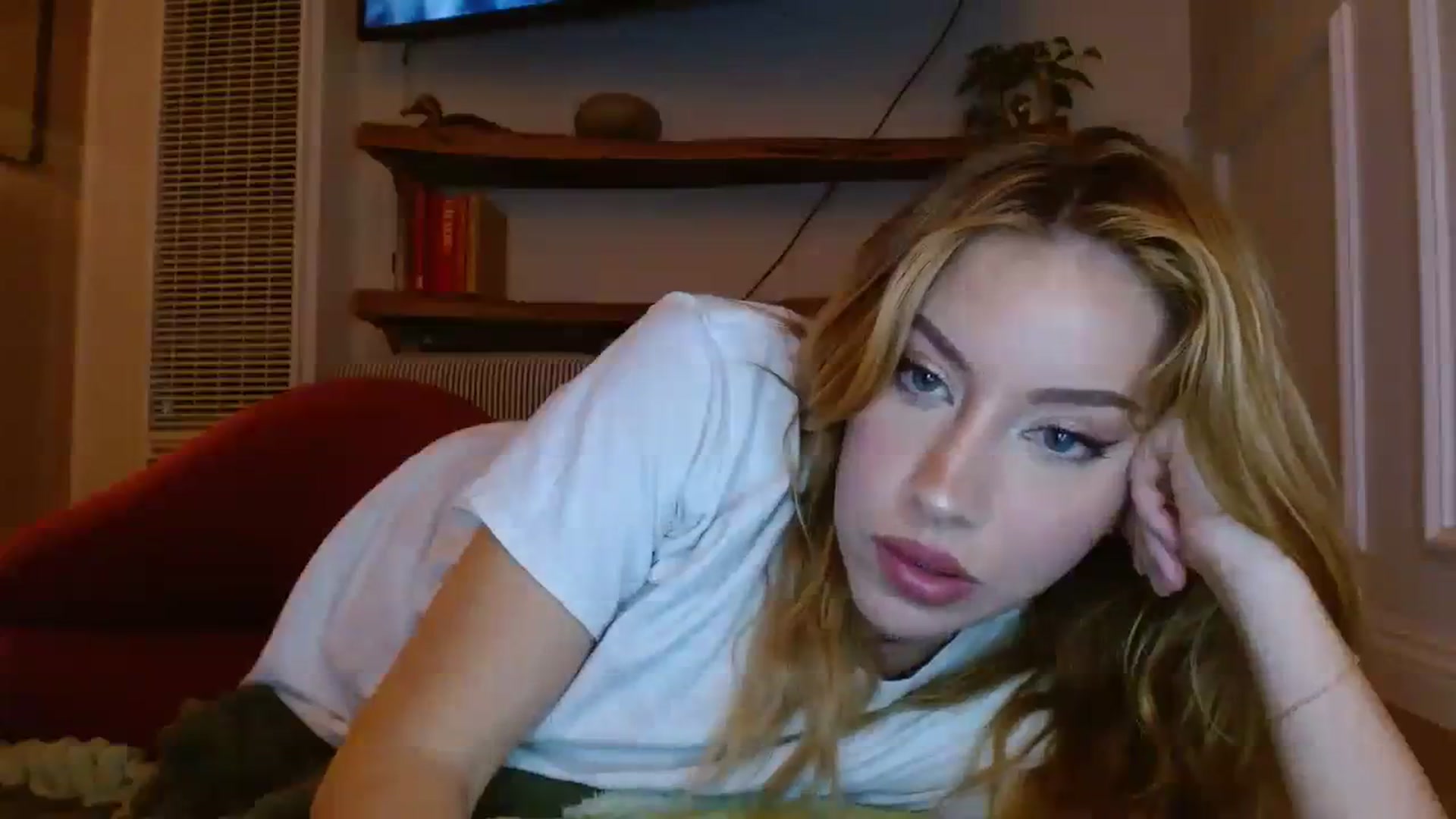 Gallery image thumbnail from SamIvery's myfreecams stream on, 11/09/2023, 07:28 image 17 of 20