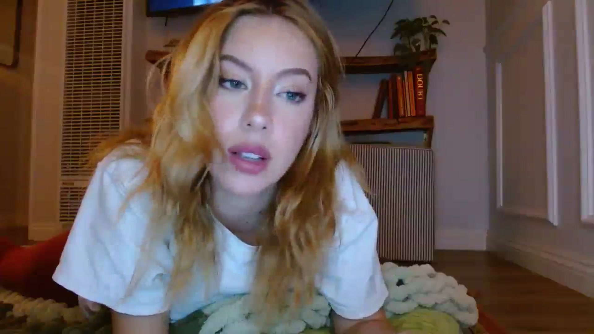 Gallery image thumbnail from SamIvery's myfreecams stream on, 11/09/2023, 07:28 image 12 of 20