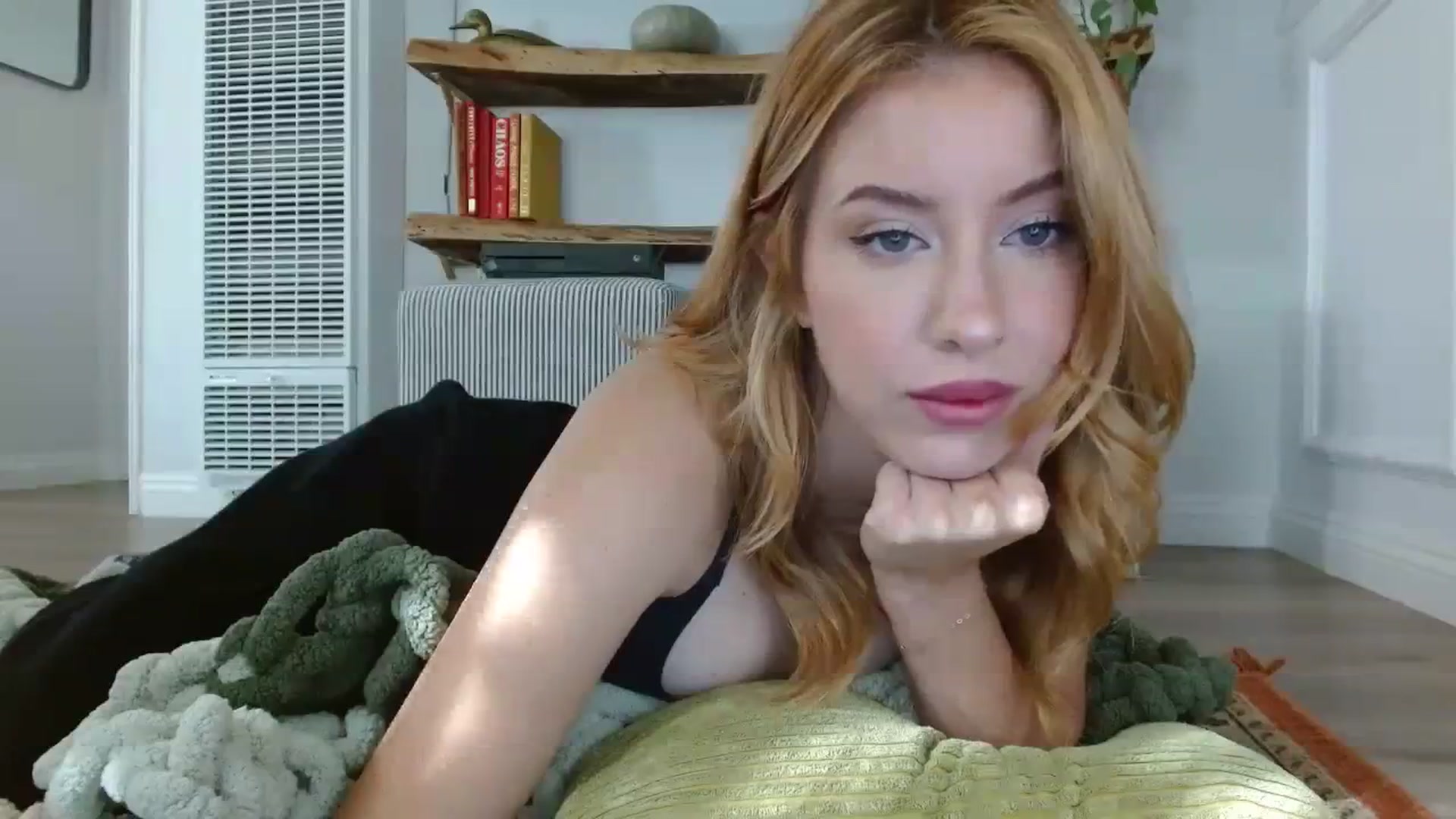 Gallery image thumbnail from SamIvery's myfreecams stream on, 11/09/2023, 21:56 image 18 of 20