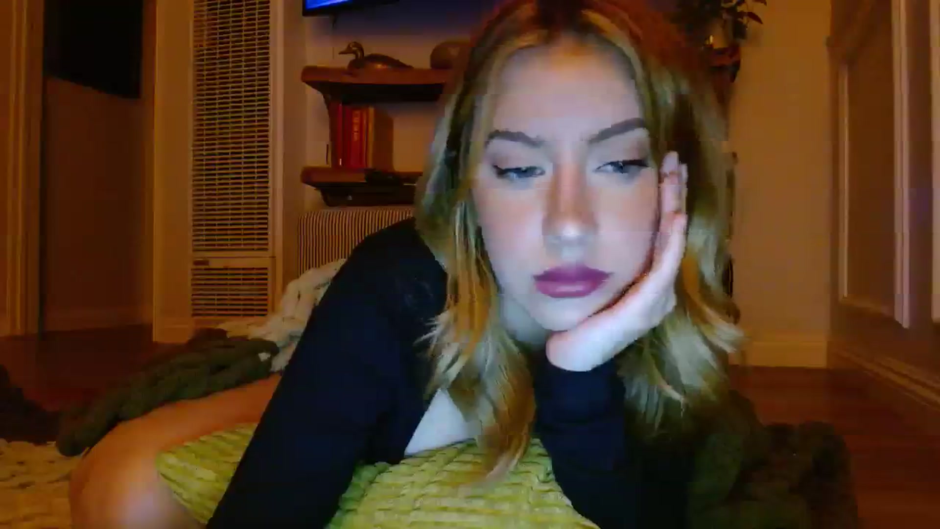 Gallery image thumbnail from SamIvery's myfreecams stream on, 11/15/2023, 08:20 image 16 of 20