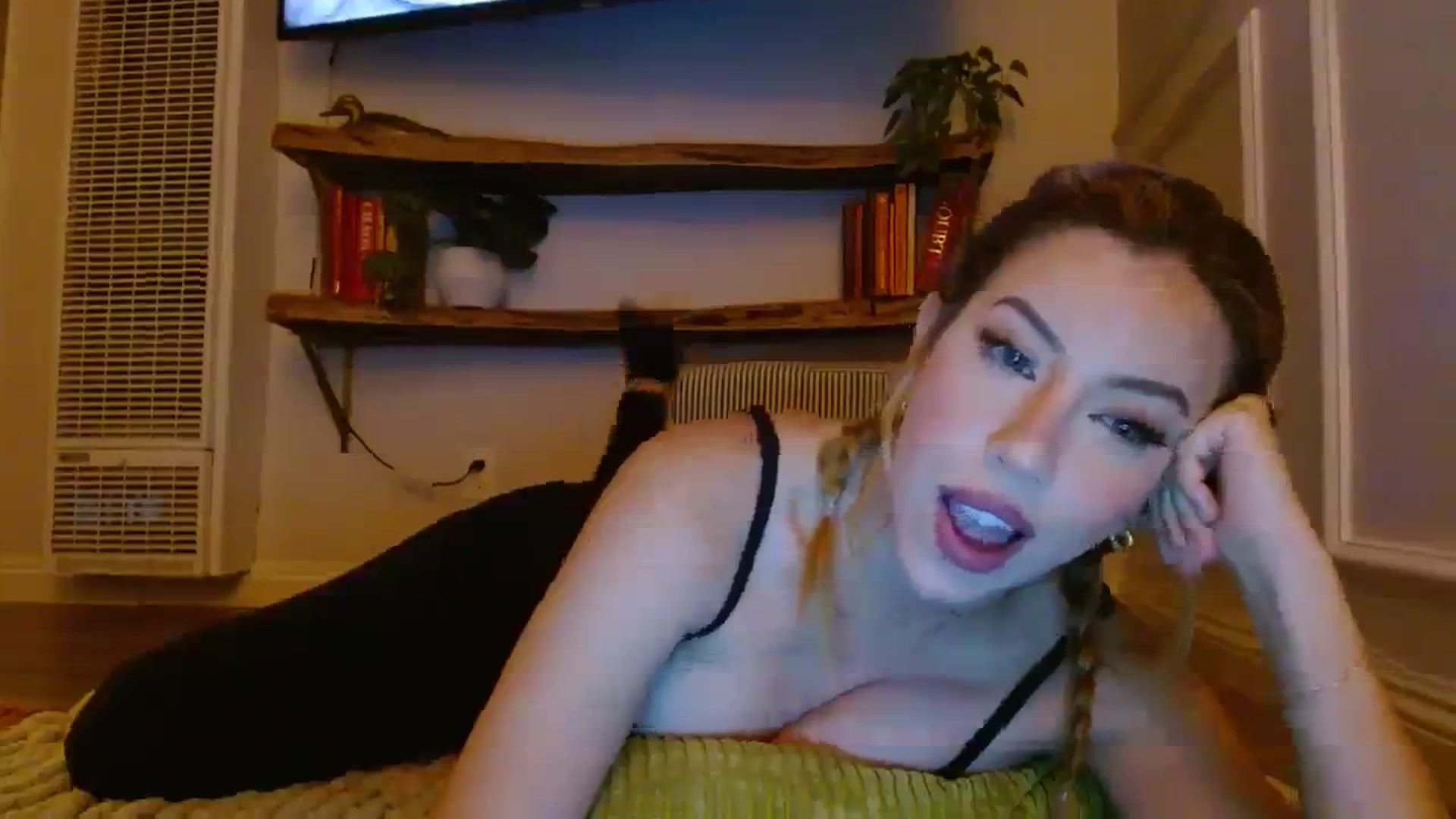 Gallery image thumbnail from SamIvery's myfreecams stream on, 11/28/2023, 05:59 image 10 of 20