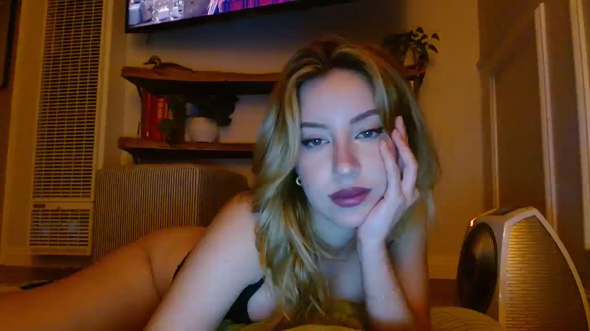 Gallery image thumbnail from SamIvery's myfreecams stream on, 11/30/2023, 05:15 image 16 of 20