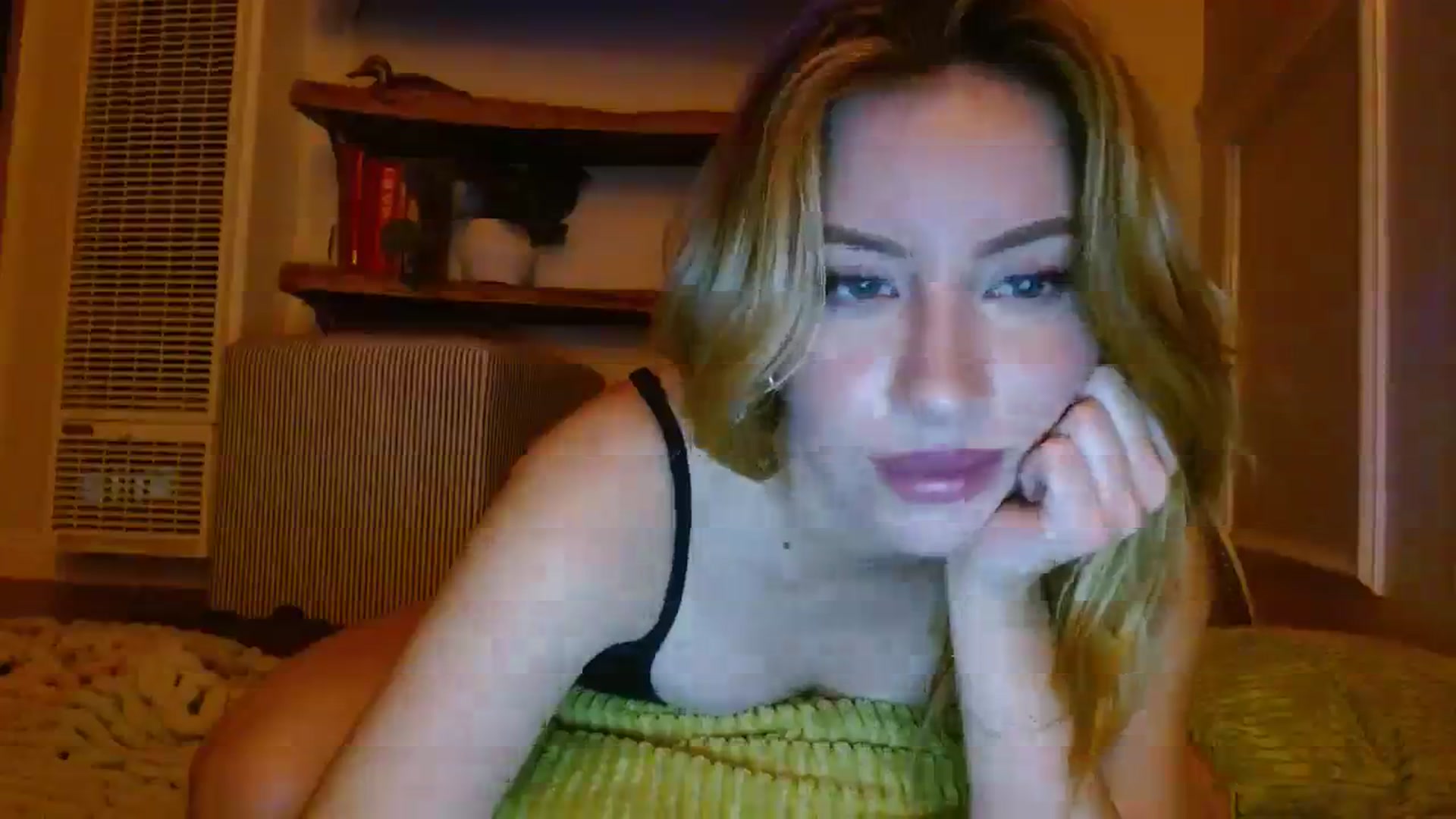 Gallery image thumbnail from SamIvery's myfreecams stream on, 11/30/2023, 06:55 image 12 of 20