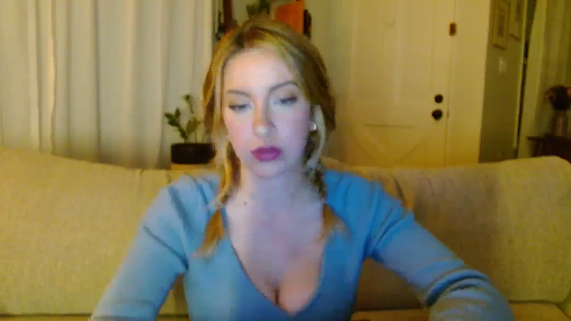 Gallery image thumbnail from SamIvery's myfreecams stream on, 12/03/2023, 07:35 image 18 of 20
