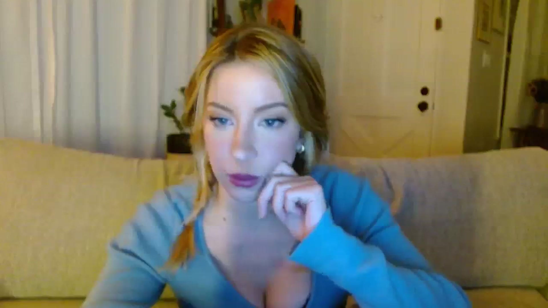 Gallery image thumbnail from SamIvery's myfreecams stream on, 12/03/2023, 07:35 image 13 of 20