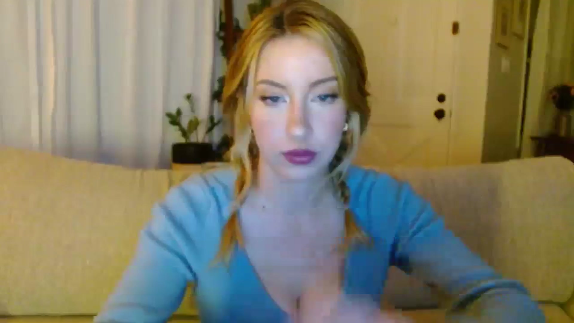 Gallery image thumbnail from SamIvery's myfreecams stream on, 12/03/2023, 07:35 image 16 of 20