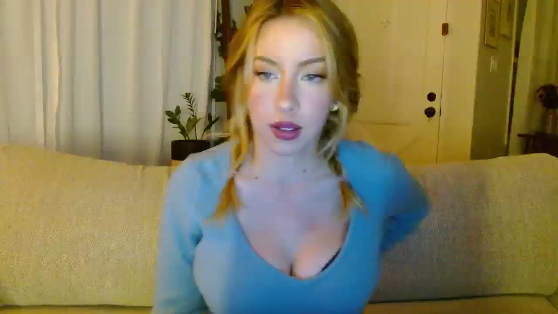 Gallery image thumbnail from SamIvery's myfreecams stream on, 12/03/2023, 07:35 image 12 of 20