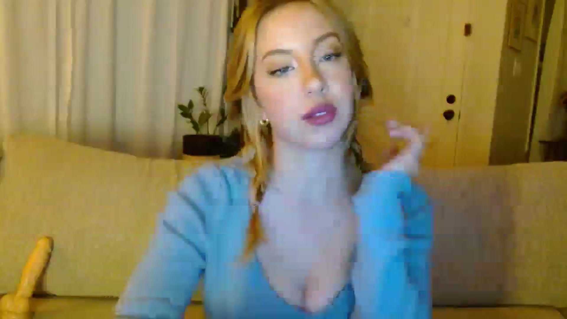 Gallery image thumbnail from SamIvery's myfreecams stream on, 12/03/2023, 08:29 image 8 of 20