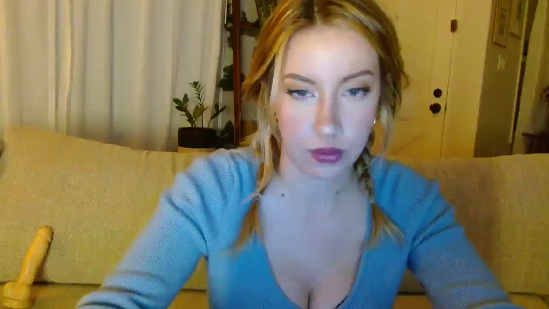 Gallery image thumbnail from SamIvery's myfreecams stream on, 12/03/2023, 08:29 image 11 of 20