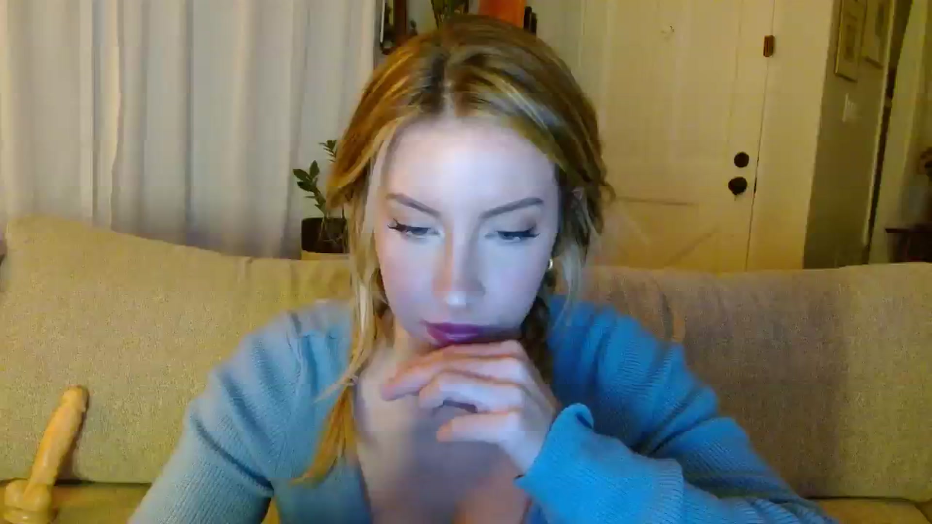 Gallery image thumbnail from SamIvery's myfreecams stream on, 12/03/2023, 08:29 image 10 of 20