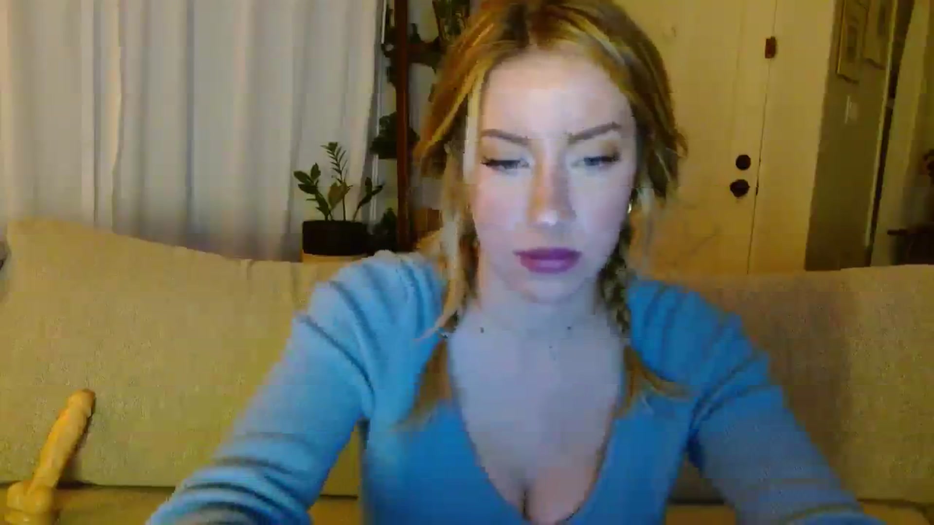 Gallery image thumbnail from SamIvery's myfreecams stream on, 12/03/2023, 08:29 image 14 of 20