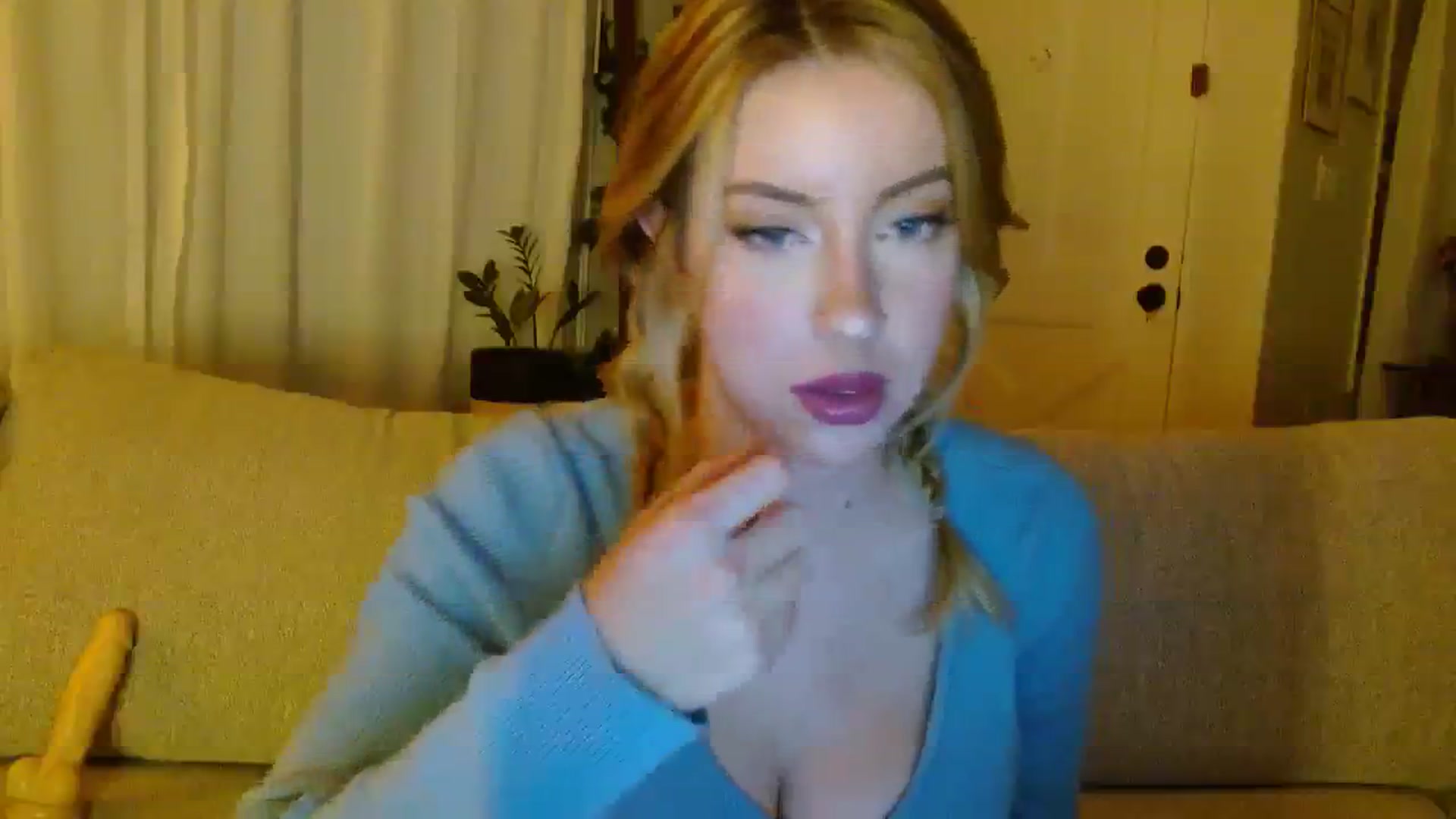 Gallery image thumbnail from SamIvery's myfreecams stream on, 12/03/2023, 08:29 image 2 of 20
