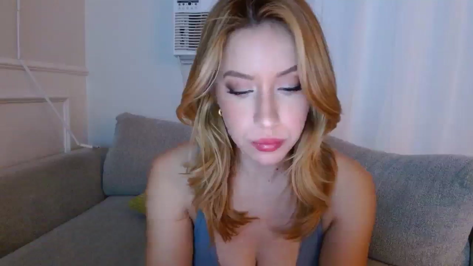 Gallery image thumbnail from SamIvery's myfreecams stream on, 12/08/2023, 03:57 image 3 of 20