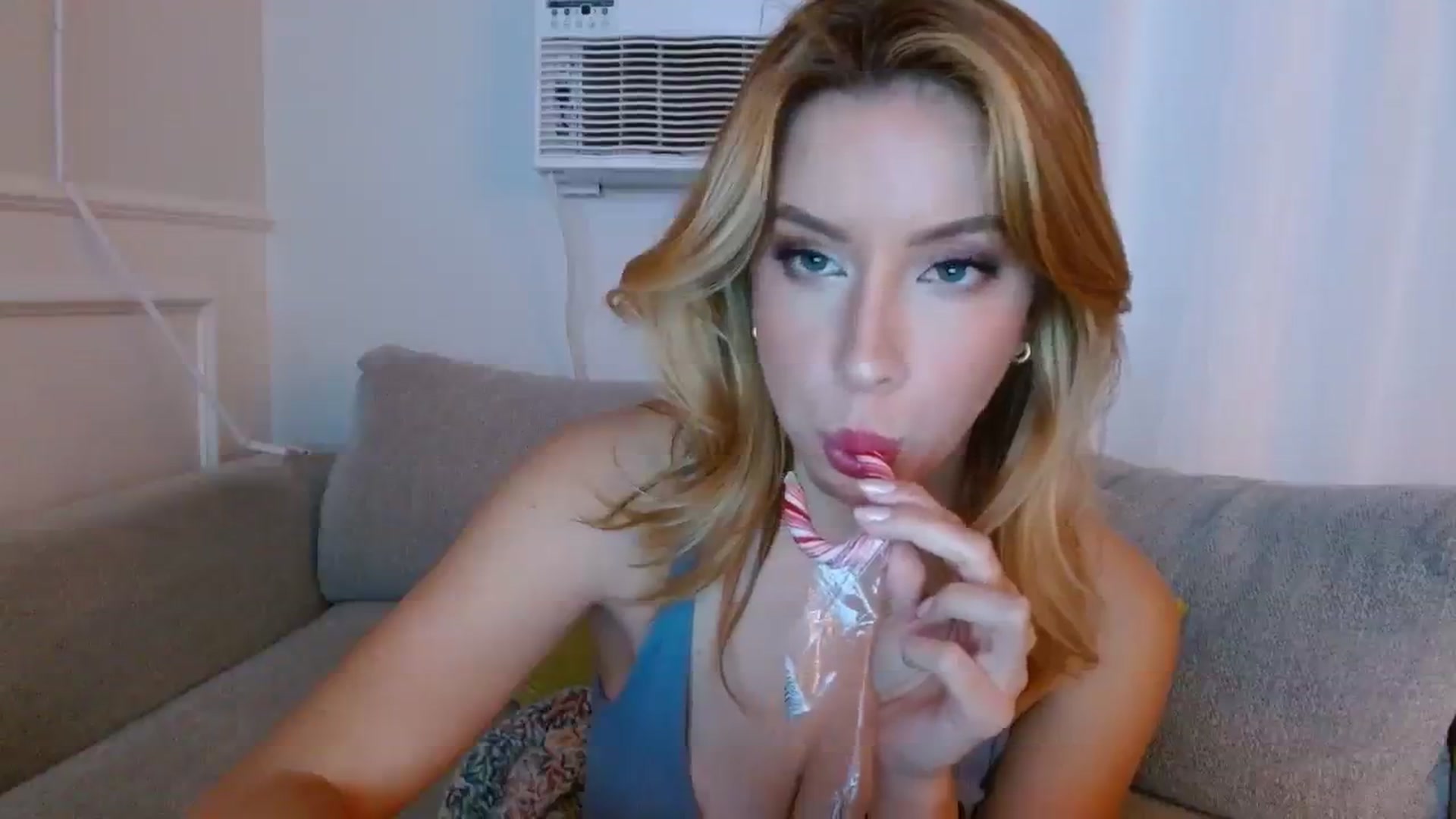 Gallery image thumbnail from SamIvery's myfreecams stream on, 12/08/2023, 03:57 image 9 of 20
