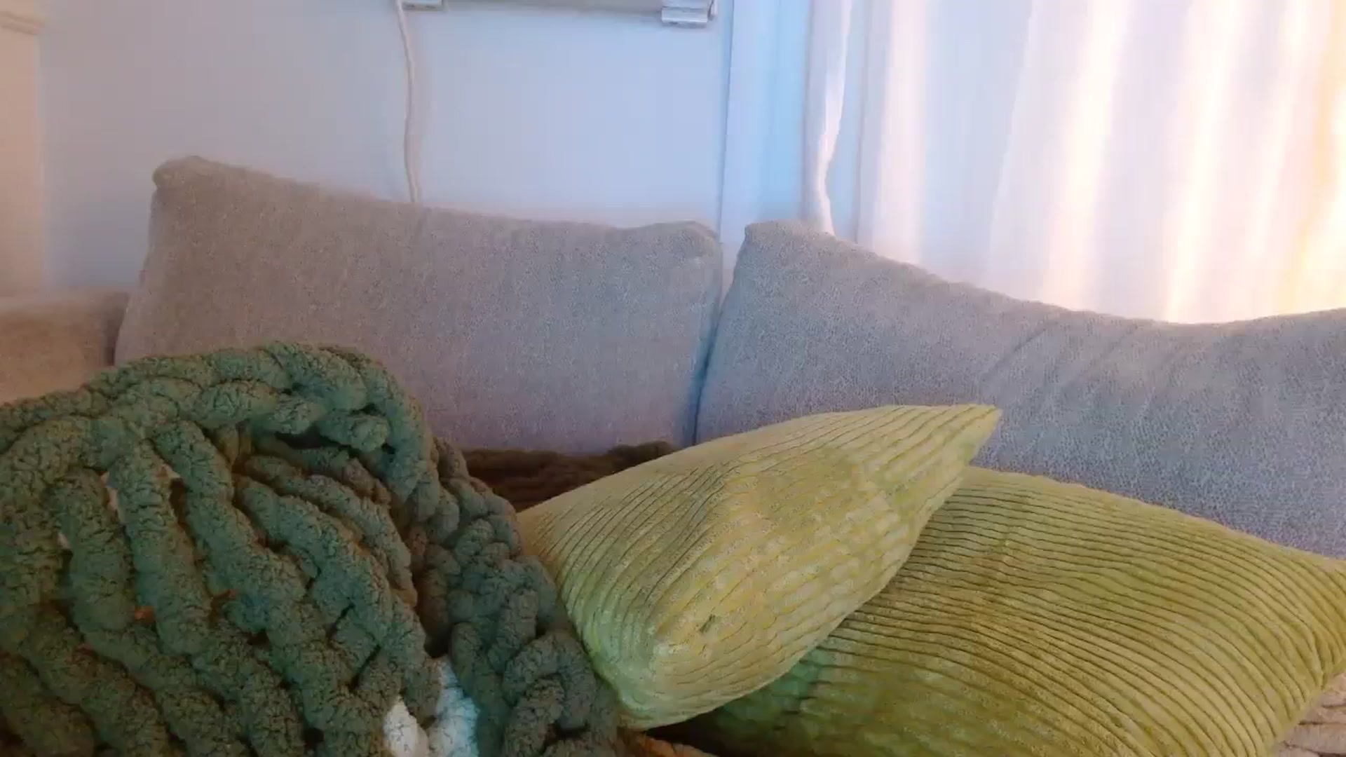 Gallery image thumbnail from SamIvery's myfreecams stream on, 12/19/2023, 10:20 image 14 of 20